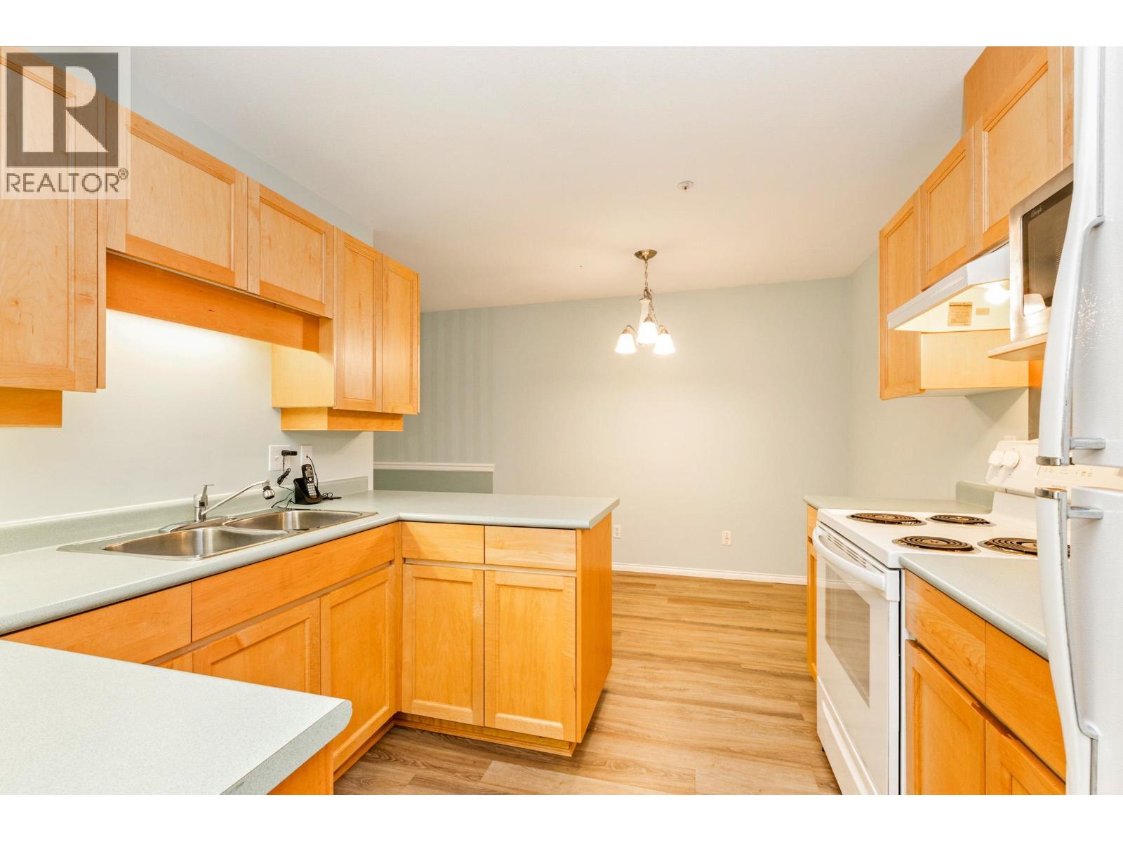 302 22722 Lougheed Highway, Maple Ridge, British Columbia  V2X 2V6 - Photo 18 - R3103794