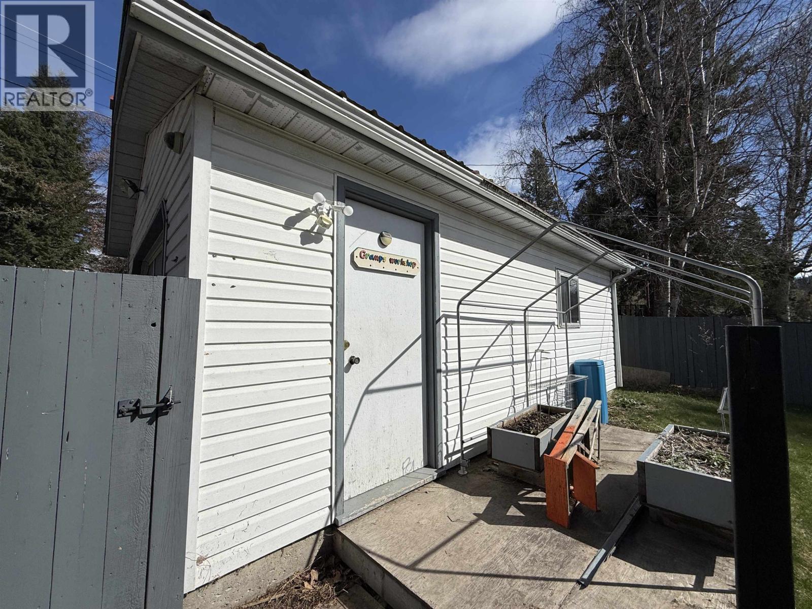 1001 Johnston Avenue, Quesnel, British Columbia  V2J 3B9 - Photo 36 - R3113587