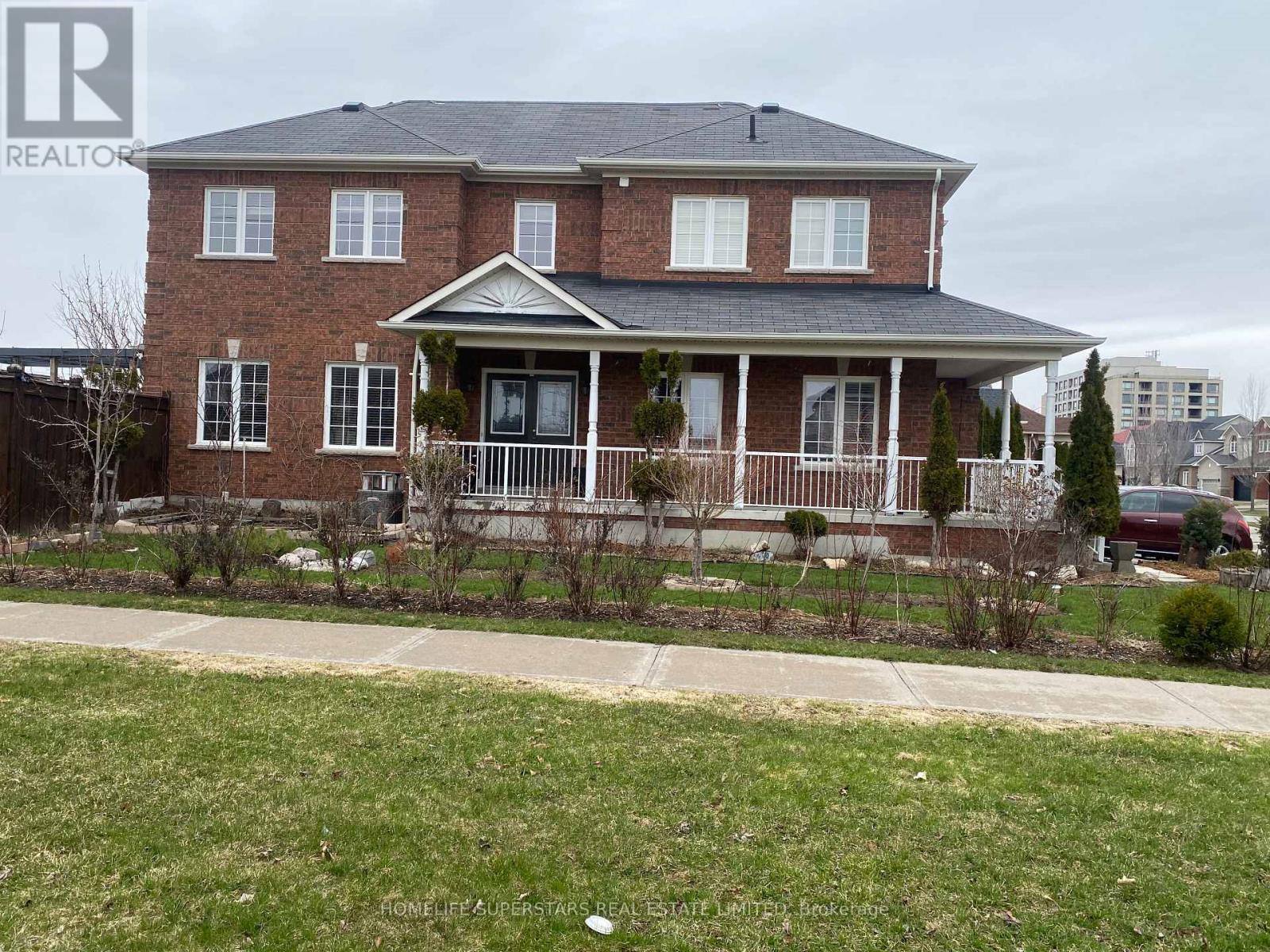 1316 MACINALLY COURT, Oshawa, Ontario