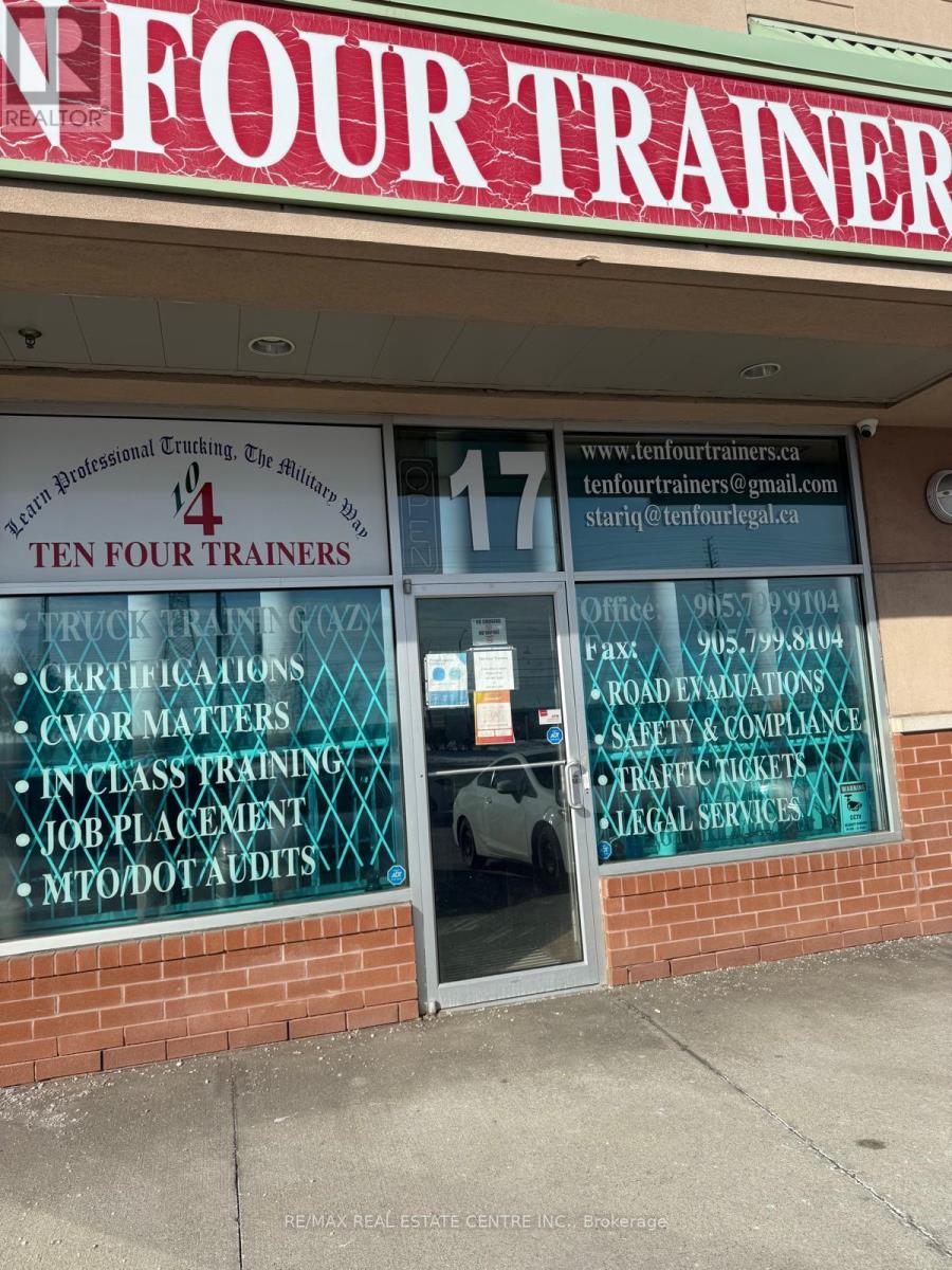 17 - 351 Parkhurst Square, Brampton, Ontario  L6T 0C2 - Photo 2 - W11941837