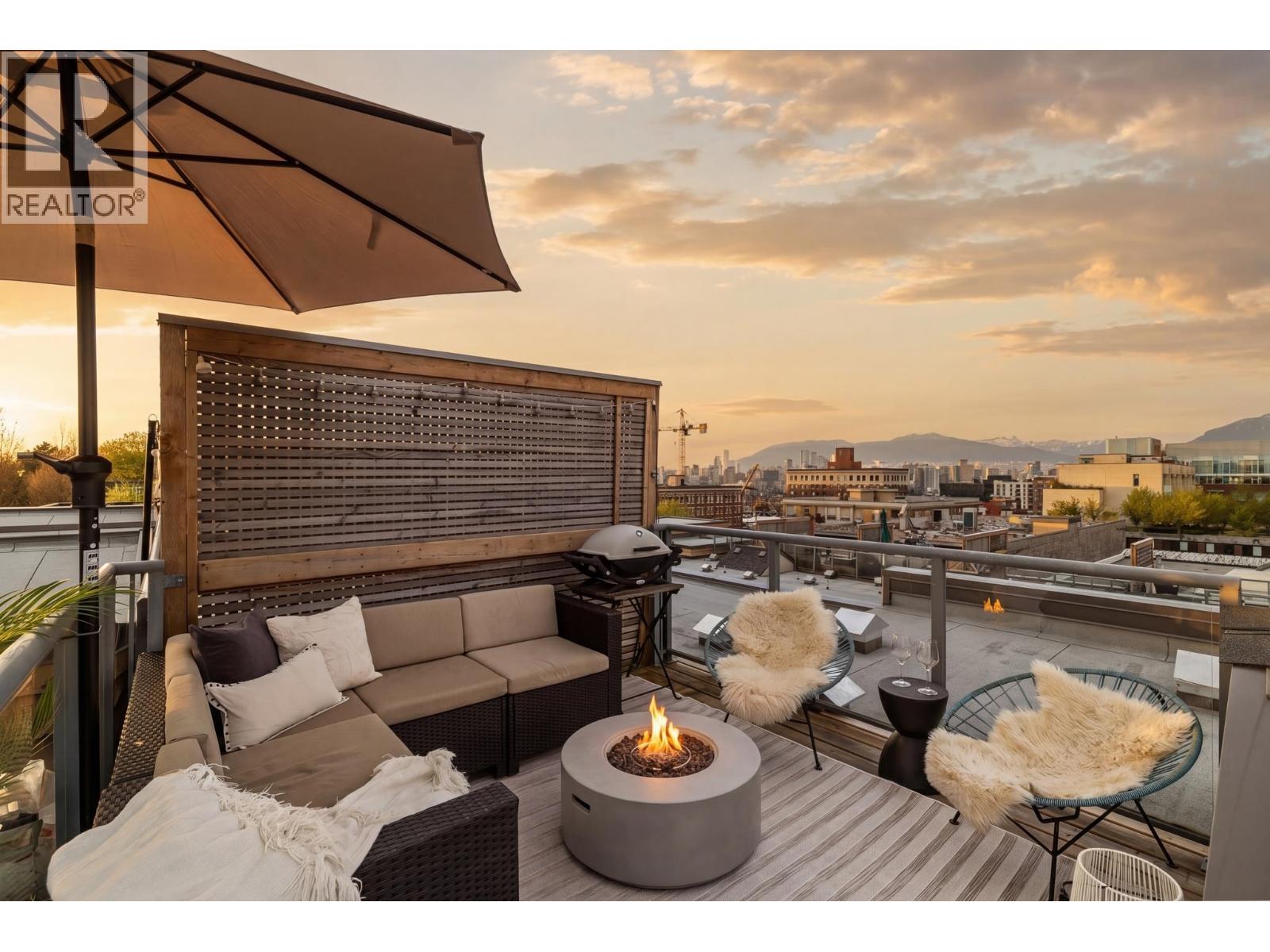 301 2688 Watson Street, Vancouver, British Columbia  V5T 4T6 - Photo 1 - R3113462