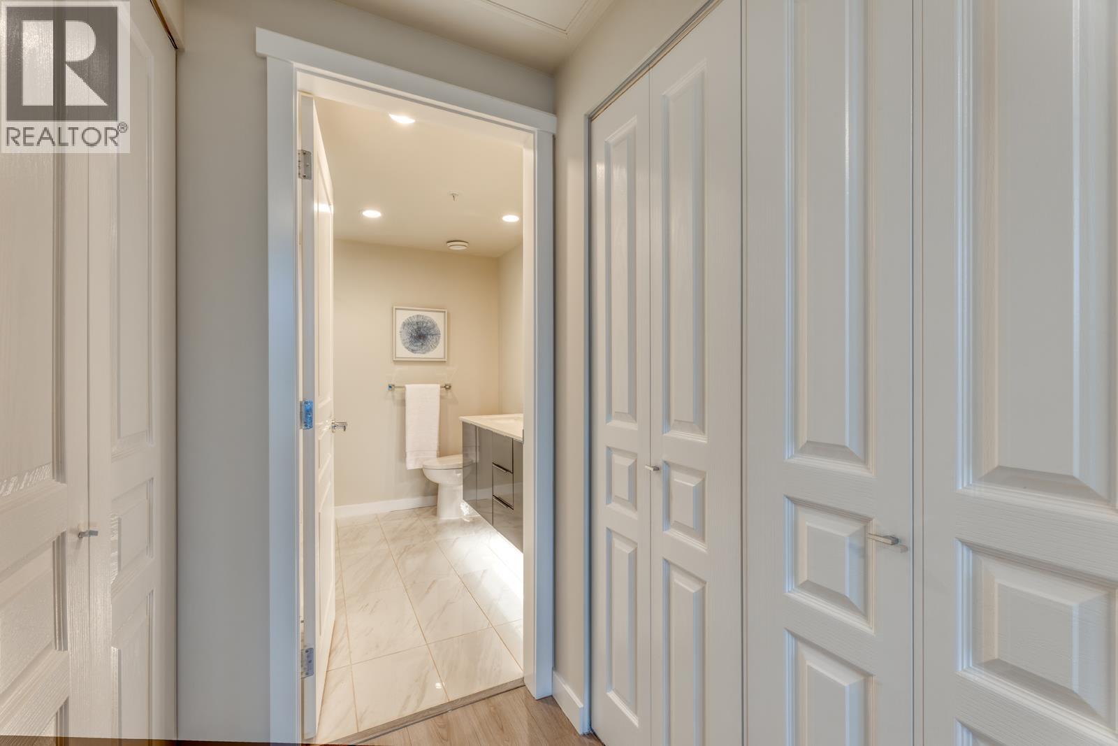 403 3100 Windsor Gate, Coquitlam, British Columbia  V3B 0P3 - Photo 15 - R3113469