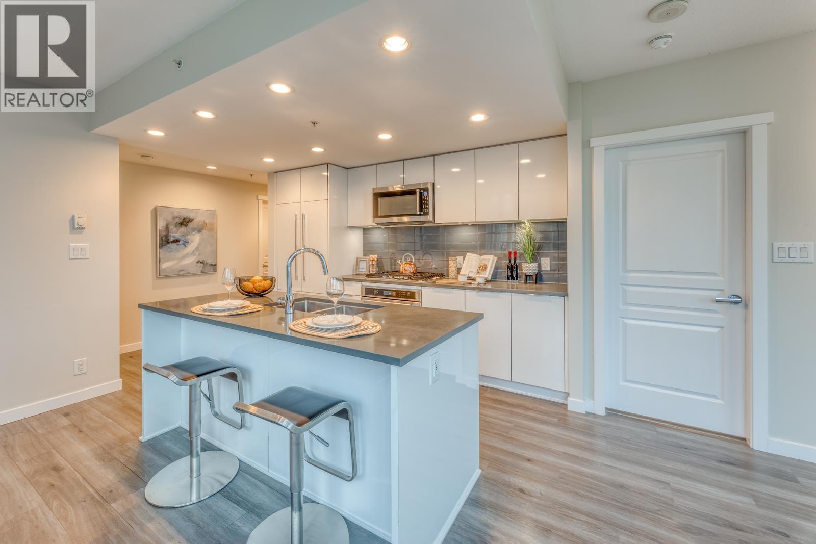 403 3100 Windsor Gate, Coquitlam, British Columbia  V3B 0P3 - Photo 7 - R3113469