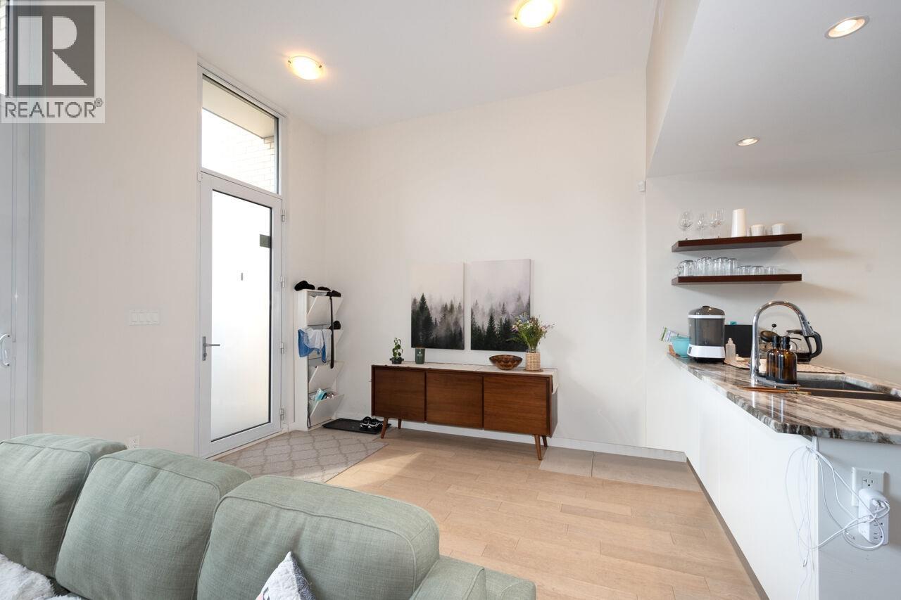 2063 W 10th Avenue, Vancouver, British Columbia  V6J 0H1 - Photo 9 - R3113485