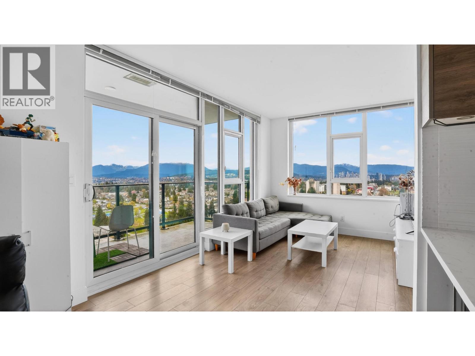 2205 7303 Noble Lane, Burnaby, British Columbia  V3N 0H2 - Photo 3 - R3113519