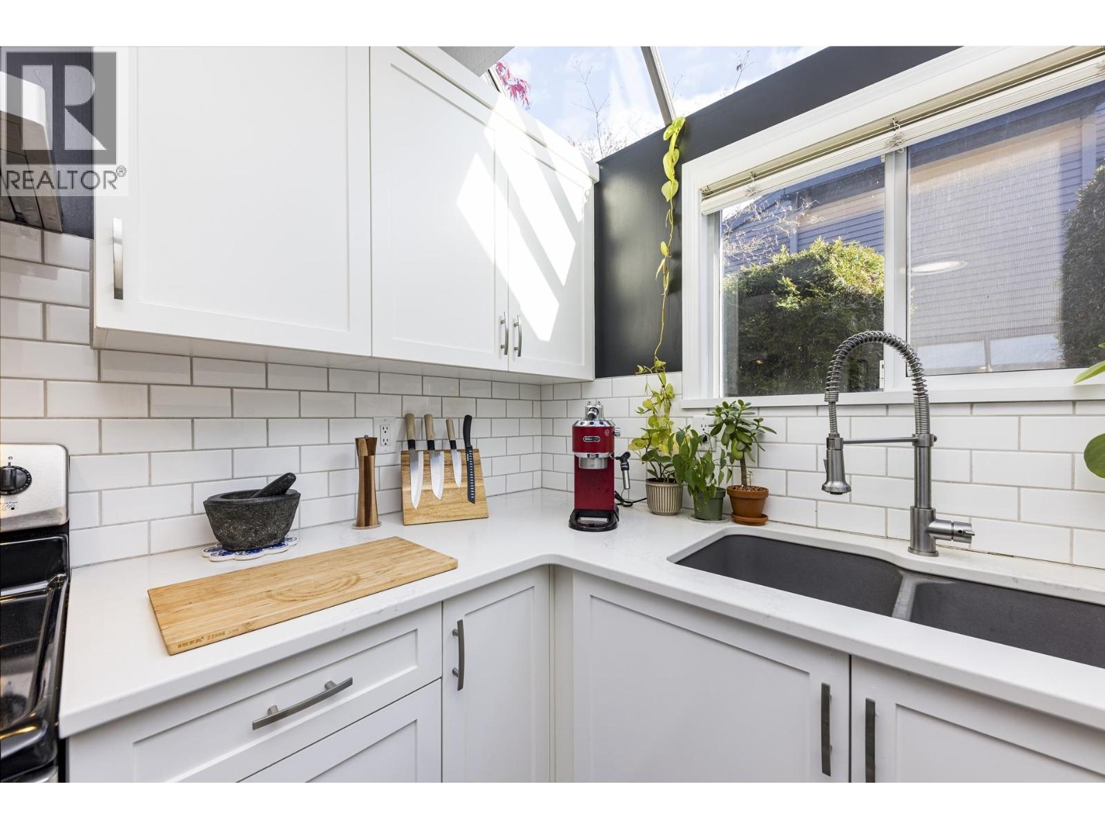 3132 Lonsdale Avenue, North Vancouver, British Columbia  V7N 3J8 - Photo 8 - R3113535