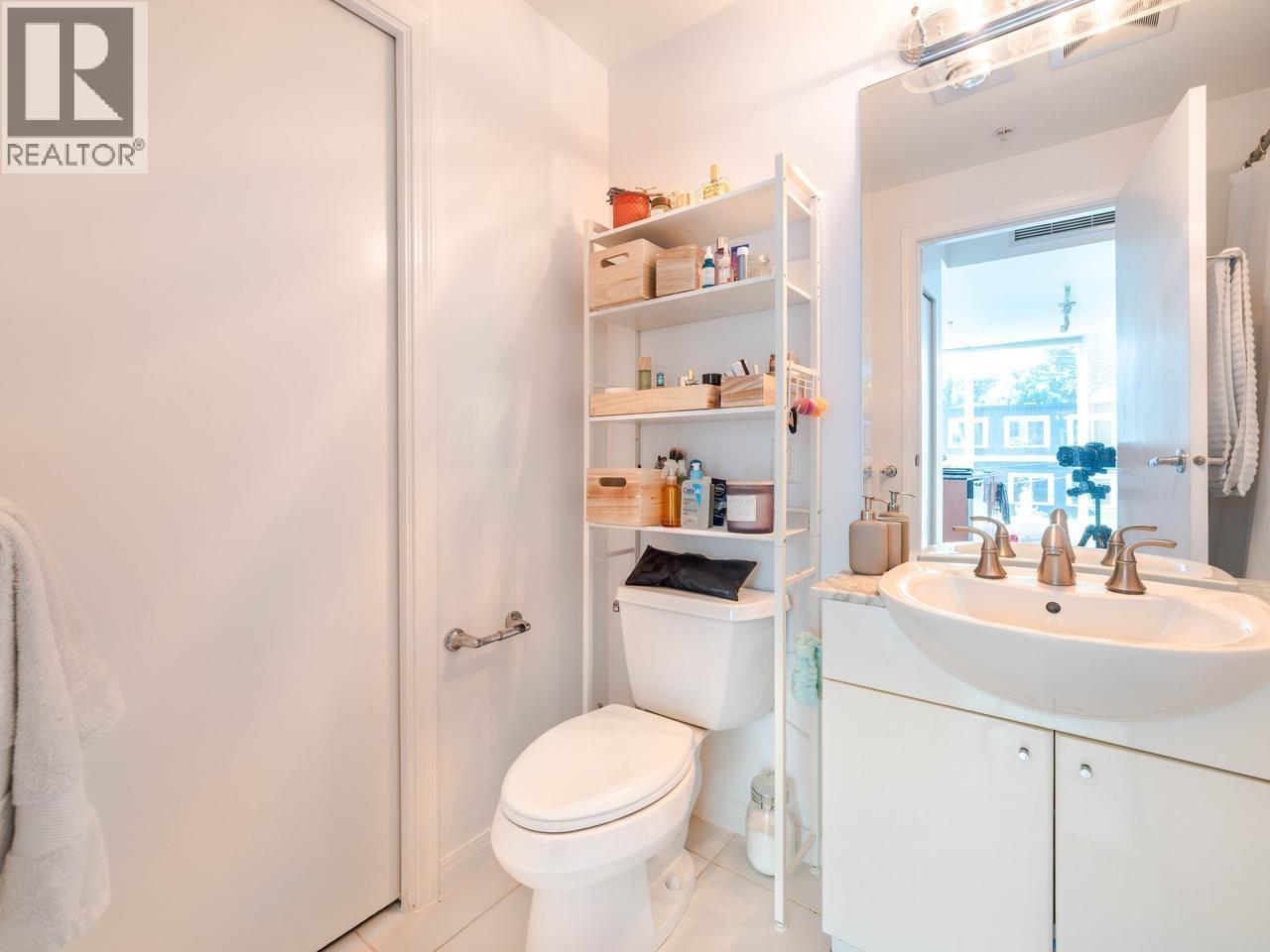 401 138 E Esplanade, North Vancouver, British Columbia  V7L 4X9 - Photo 16 - R3113540