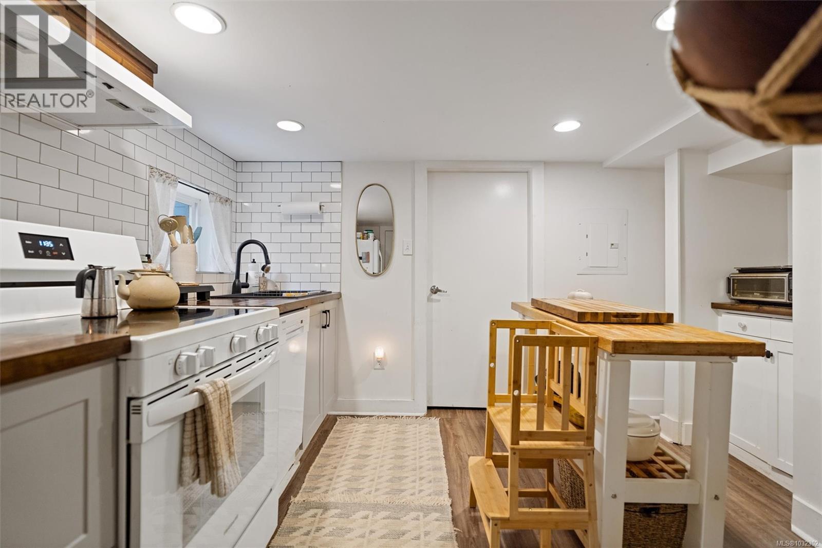 320 Moss St, Victoria, British Columbia  V8V 4M9 - Photo 42 - 1032302