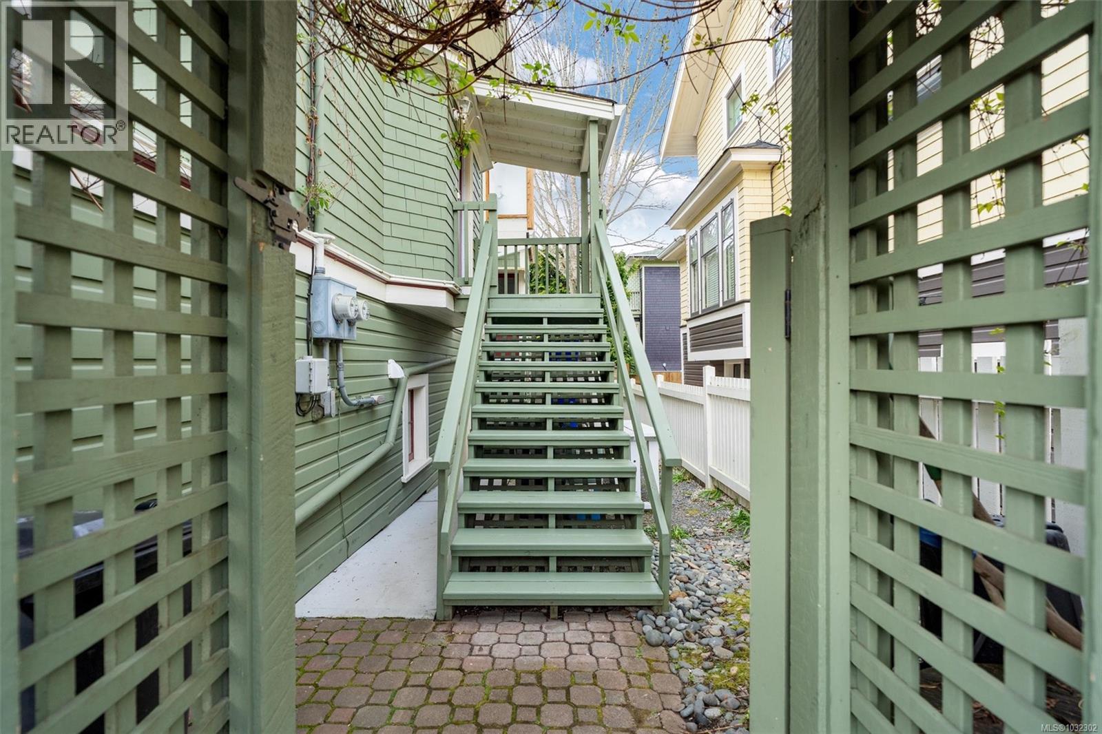 320 Moss St, Victoria, British Columbia  V8V 4M9 - Photo 7 - 1032302