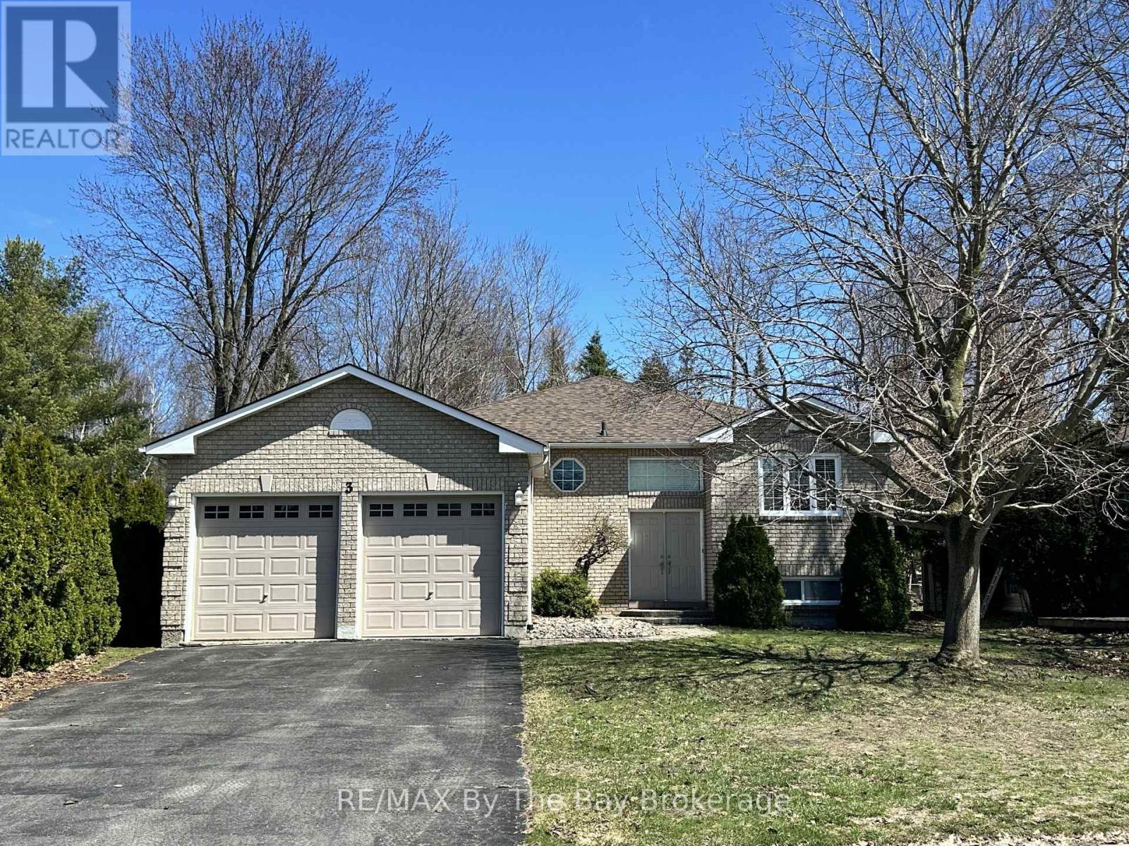 3 EVERGREEN CRESCENT, Wasaga Beach, Ontario