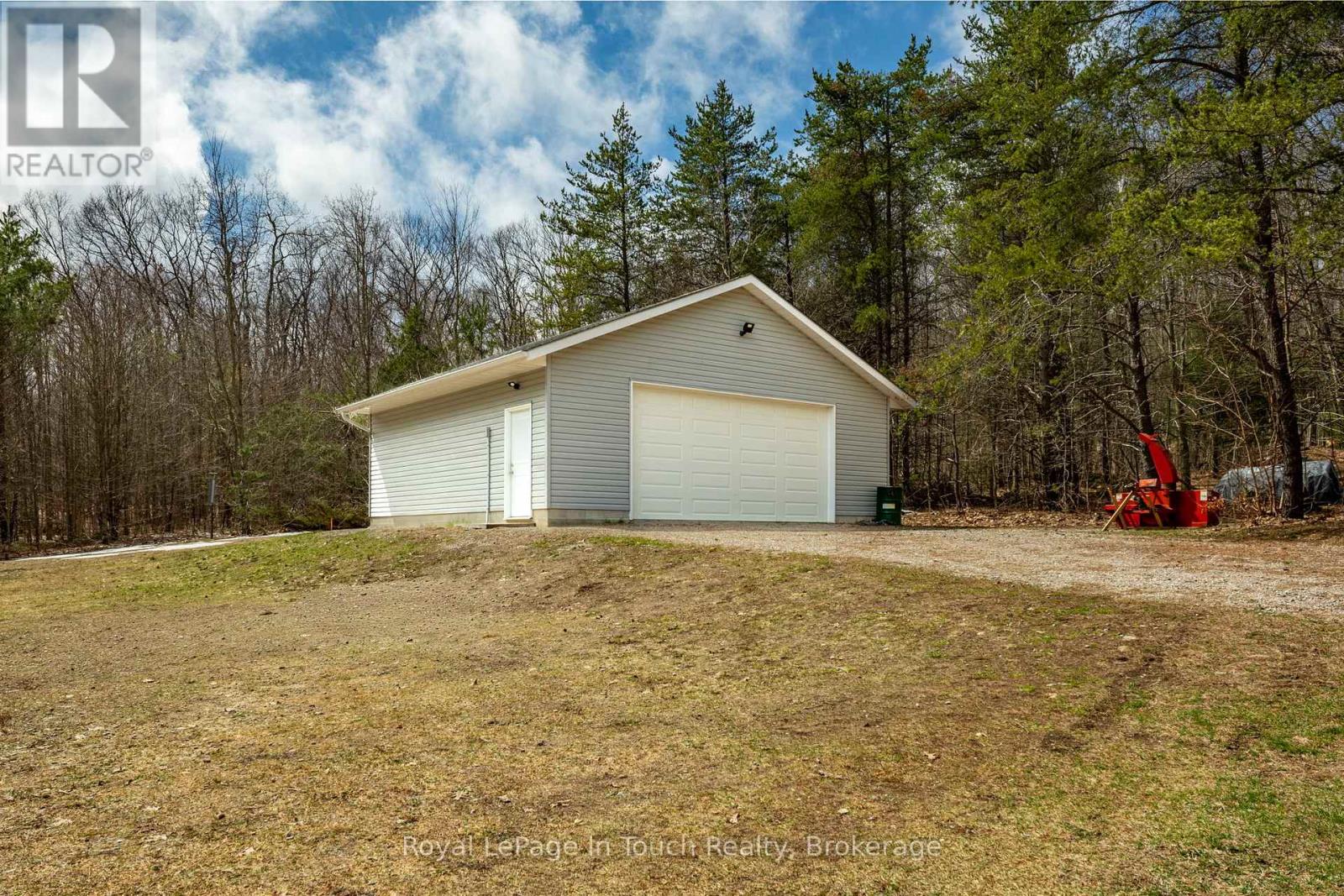 756 Champlain Road, Tiny, Ontario  L9M 0C2 - Photo 12 - S13021962