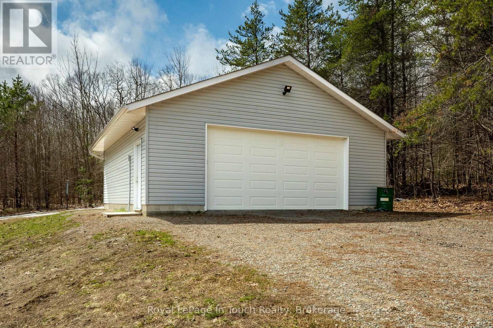 756 Champlain Road, Tiny, Ontario  L9M 0C2 - Photo 13 - S13021962