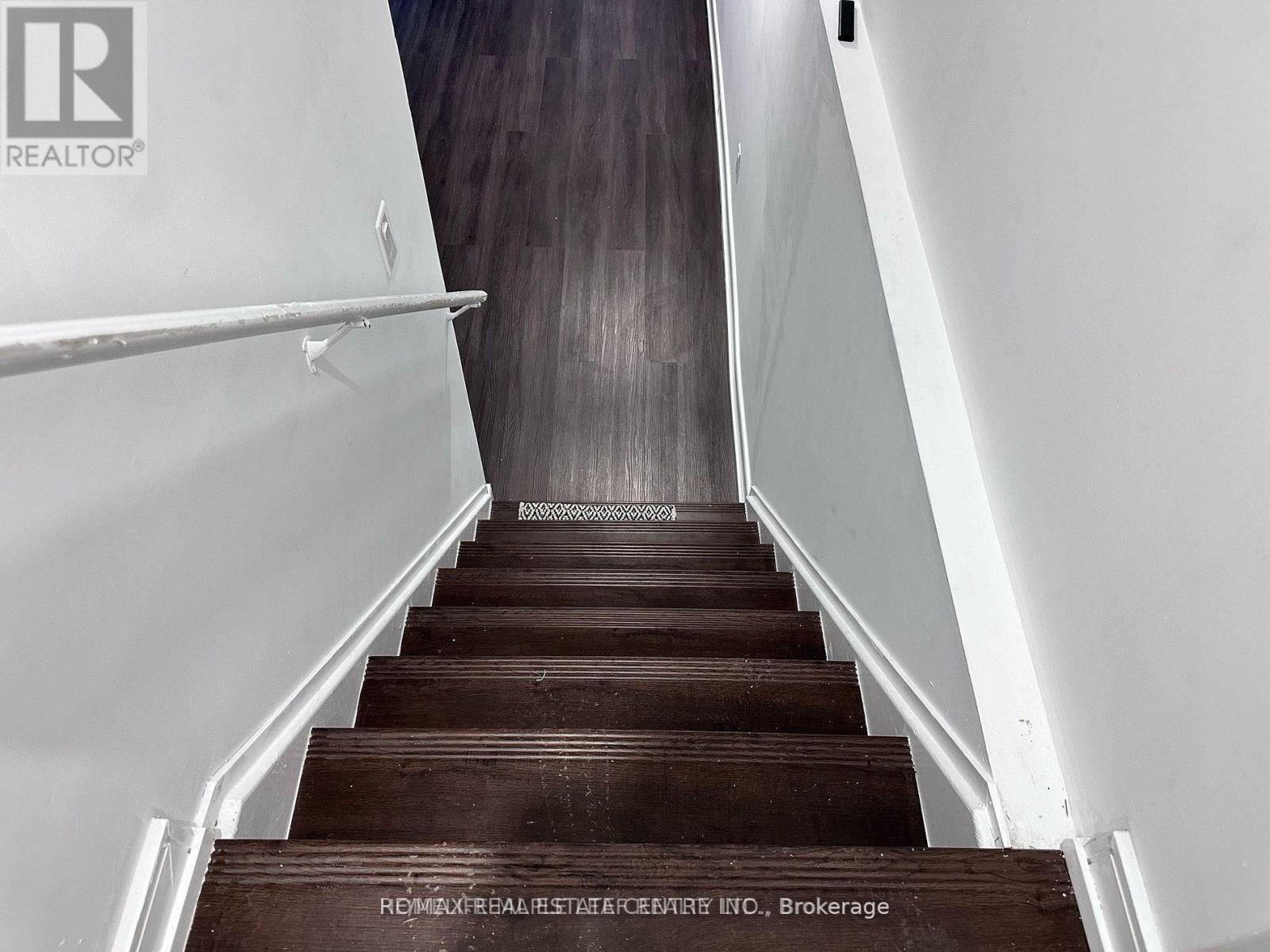 1174 Enchanted Crescent, Pickering, Ontario  L1X 0G9 - Photo 4 - E12899690