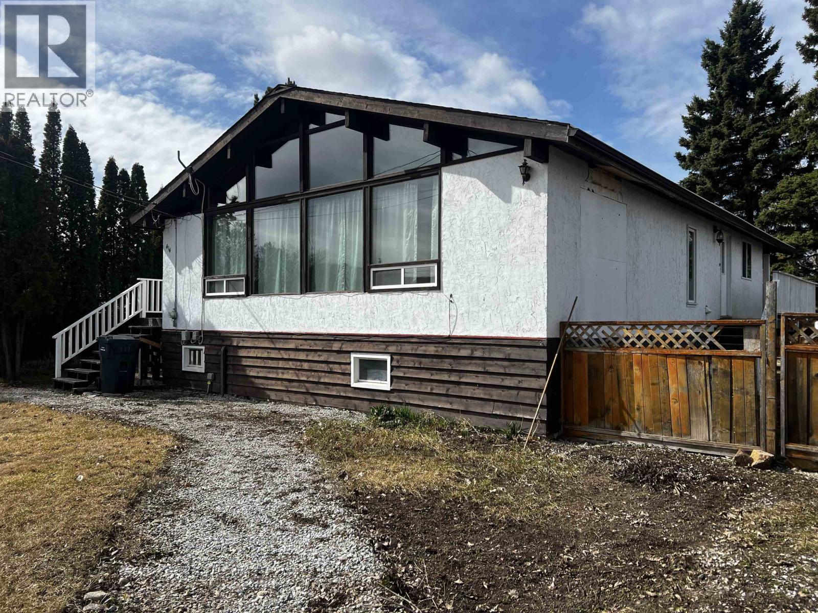 414 Endako Place, Fraser Lake, British Columbia  V0J 1S0 - Photo 1 - R3113155