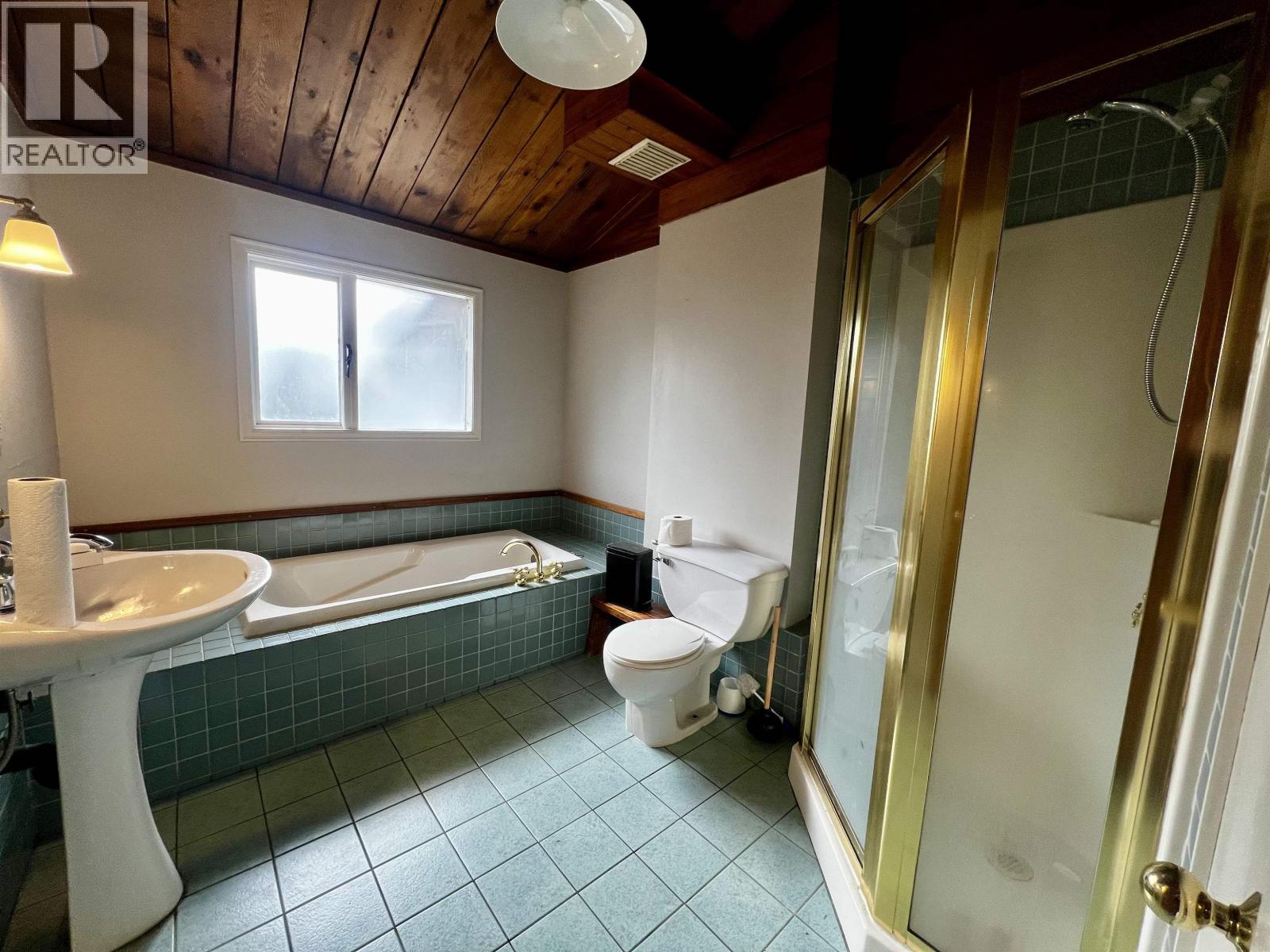 414 Endako Place, Fraser Lake, British Columbia  V0J 1S0 - Photo 11 - R3113155