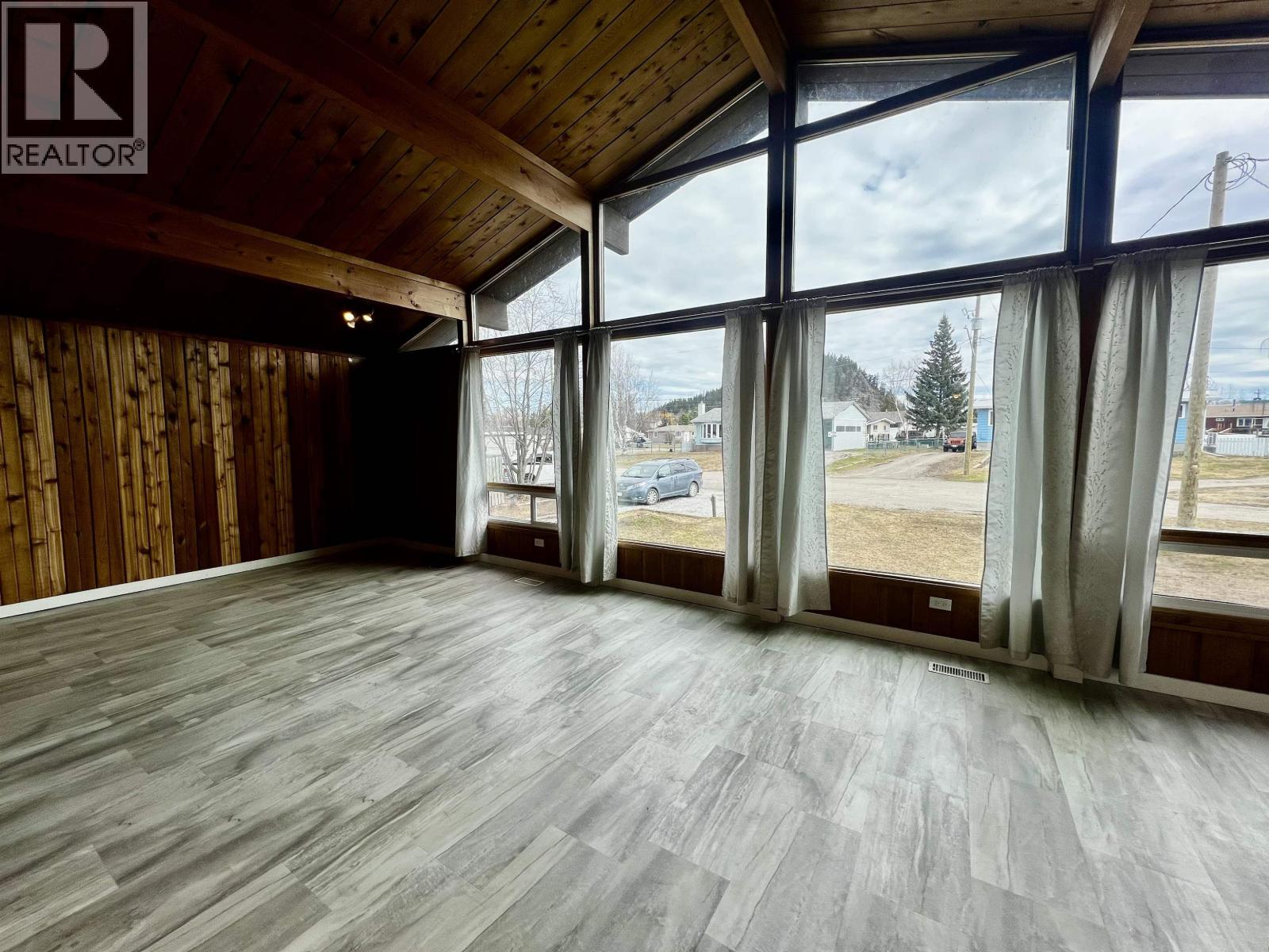 414 Endako Place, Fraser Lake, British Columbia  V0J 1S0 - Photo 6 - R3113155