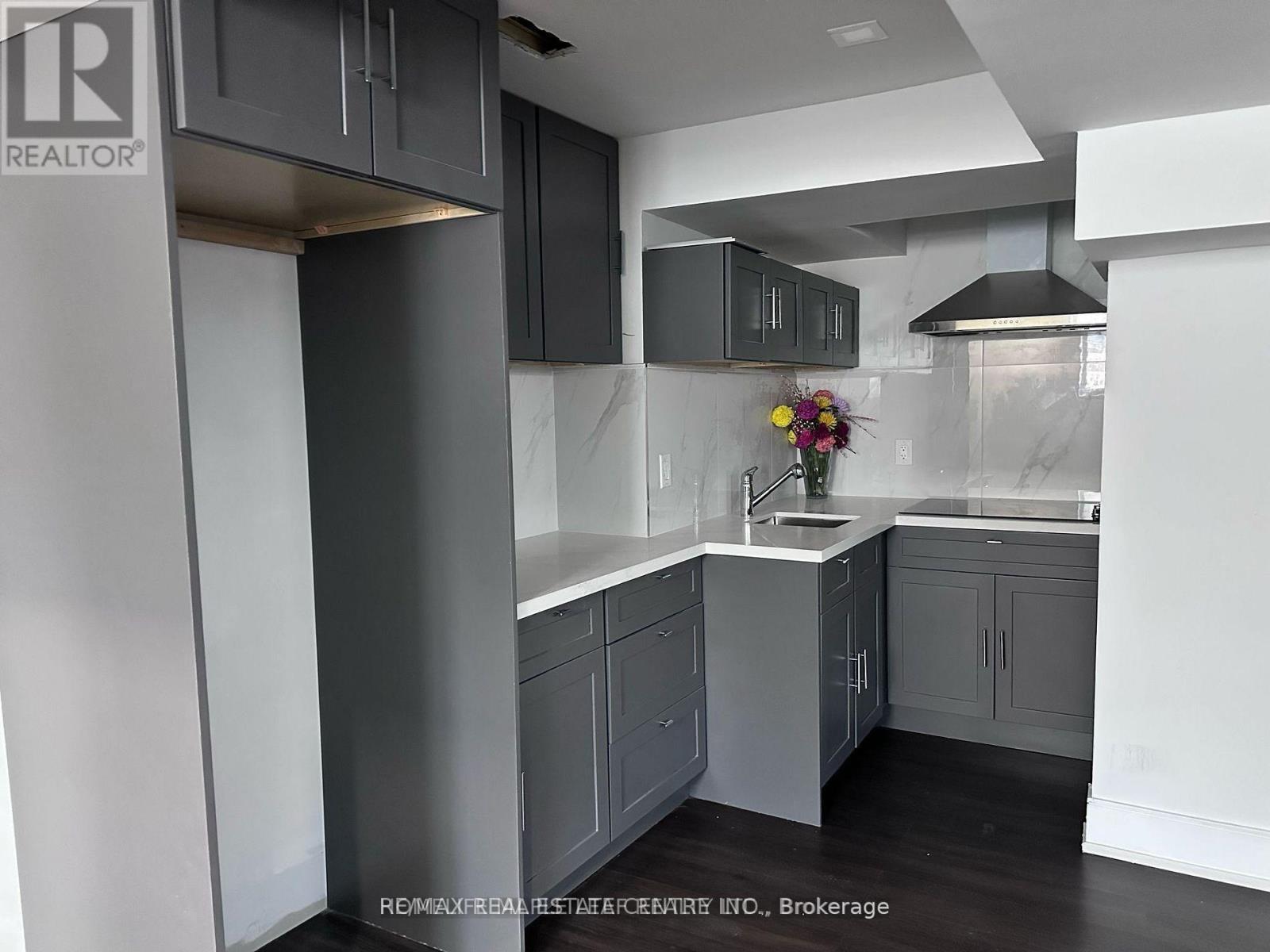 1174 Enchanted Crescent, Pickering, Ontario  L1X 0G9 - Photo 7 - E12899690