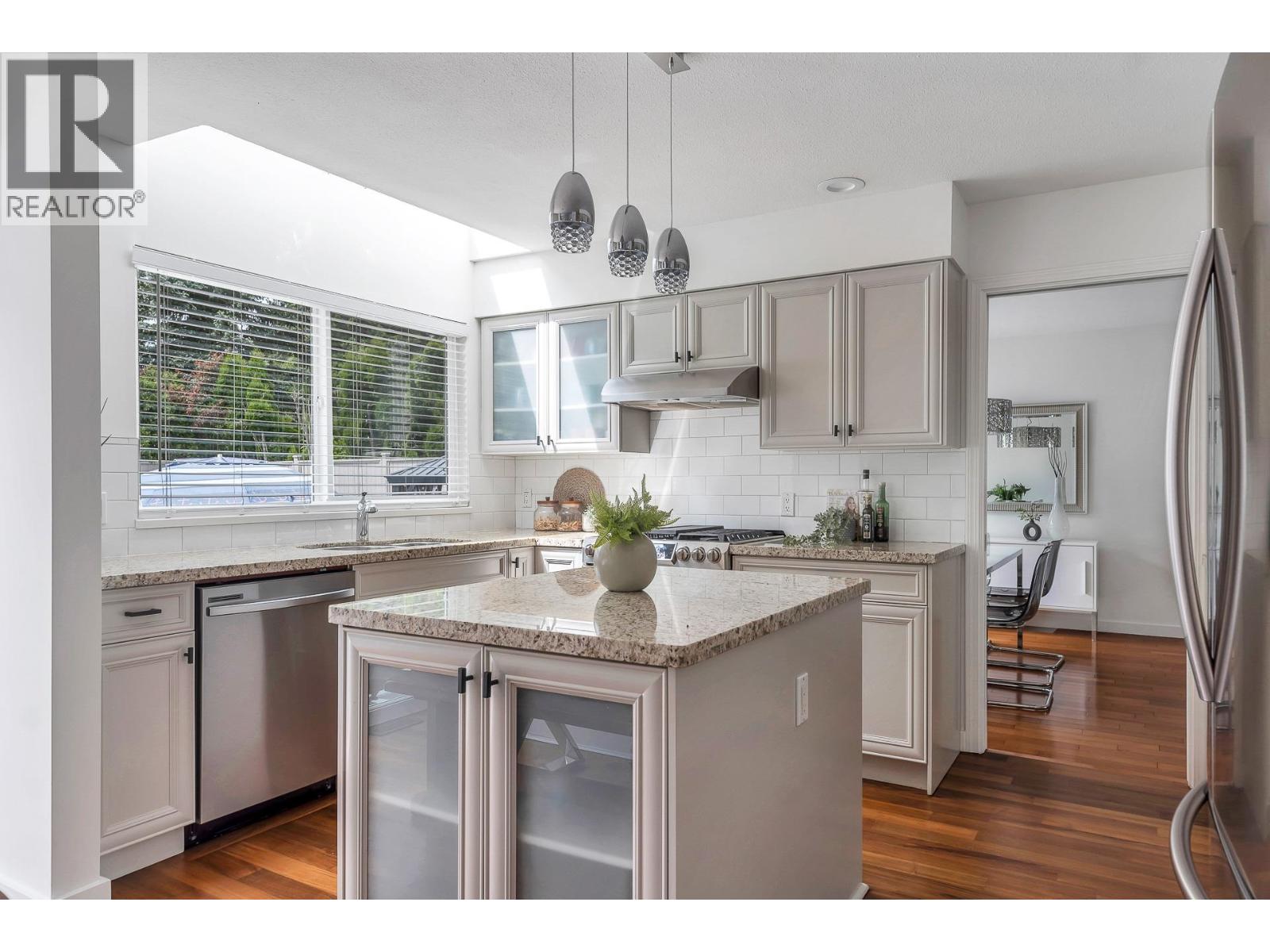 2021 Rufus Drive, North Vancouver, British Columbia  V7J 2N2 - Photo 10 - R3113484