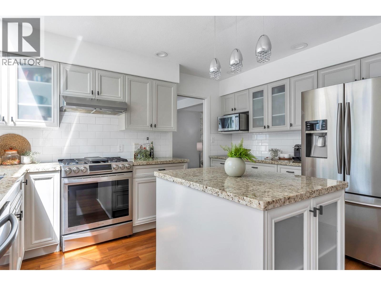 2021 Rufus Drive, North Vancouver, British Columbia  V7J 2N2 - Photo 11 - R3113484