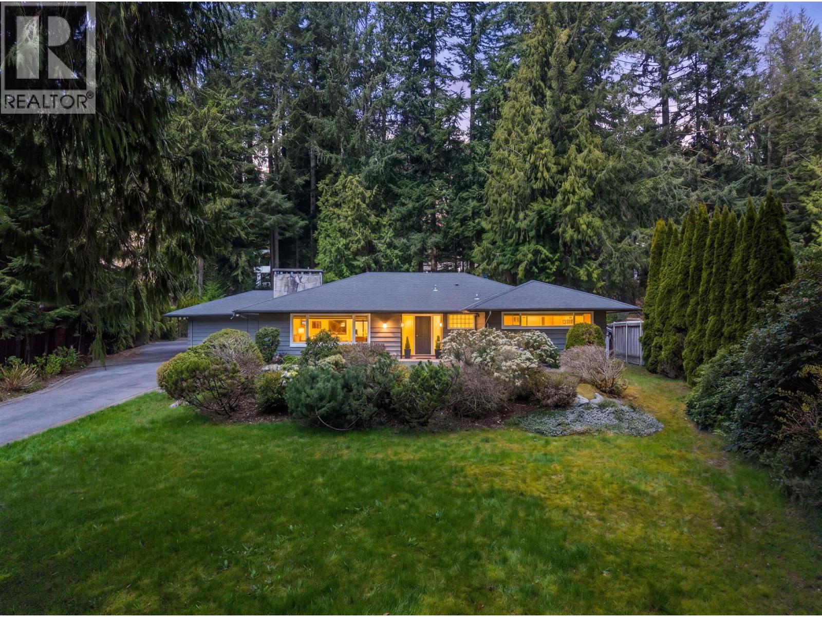 355 RABBIT LANE, West Vancouver, British Columbia
