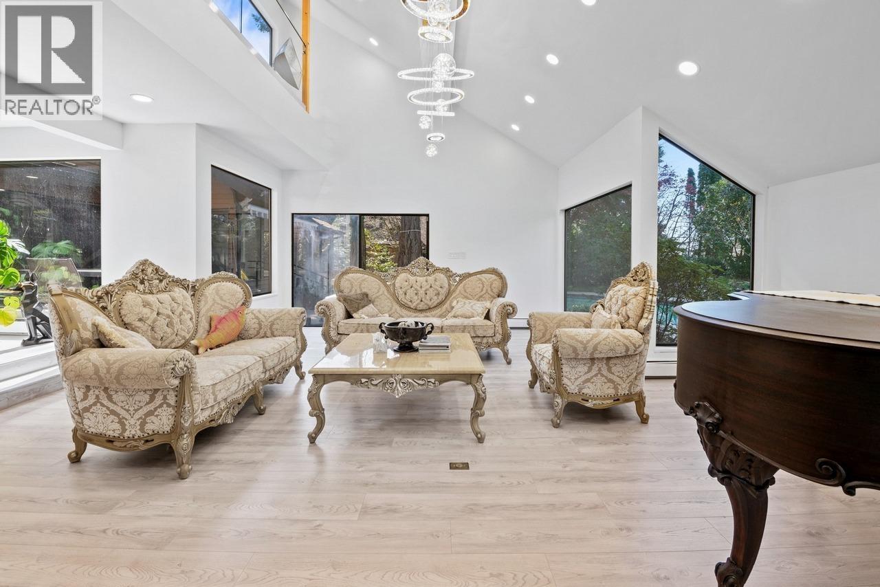 5260 Kew Road, West Vancouver, British Columbia  V7W 2W2 - Photo 3 - R3113511