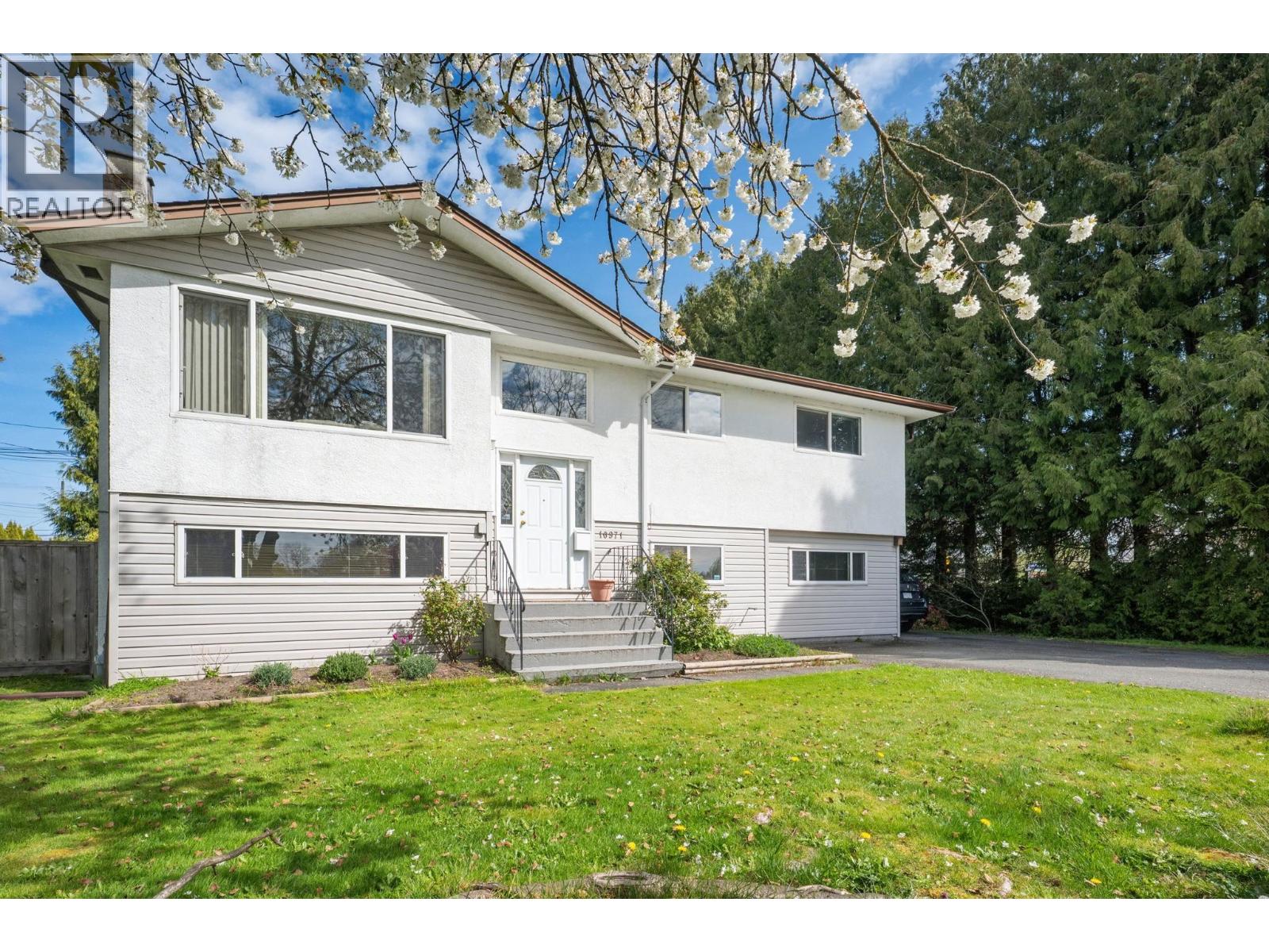 10971 Maddocks Road, Richmond, British Columbia  V7A 3N1 - Photo 2 - R3113515