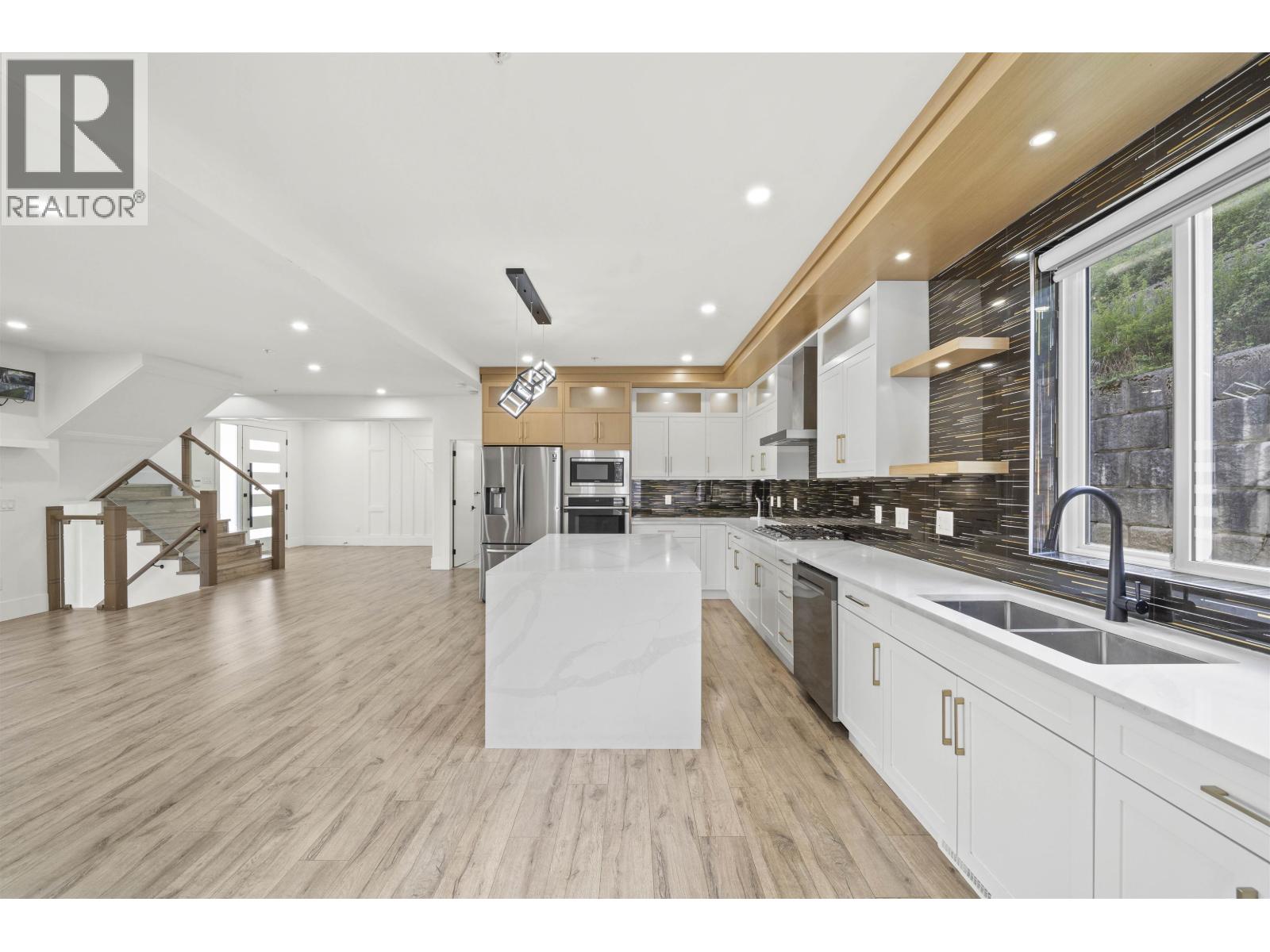 10500 Mcveety Street, Maple Ridge, British Columbia  V2W 0K3 - Photo 10 - R3113529