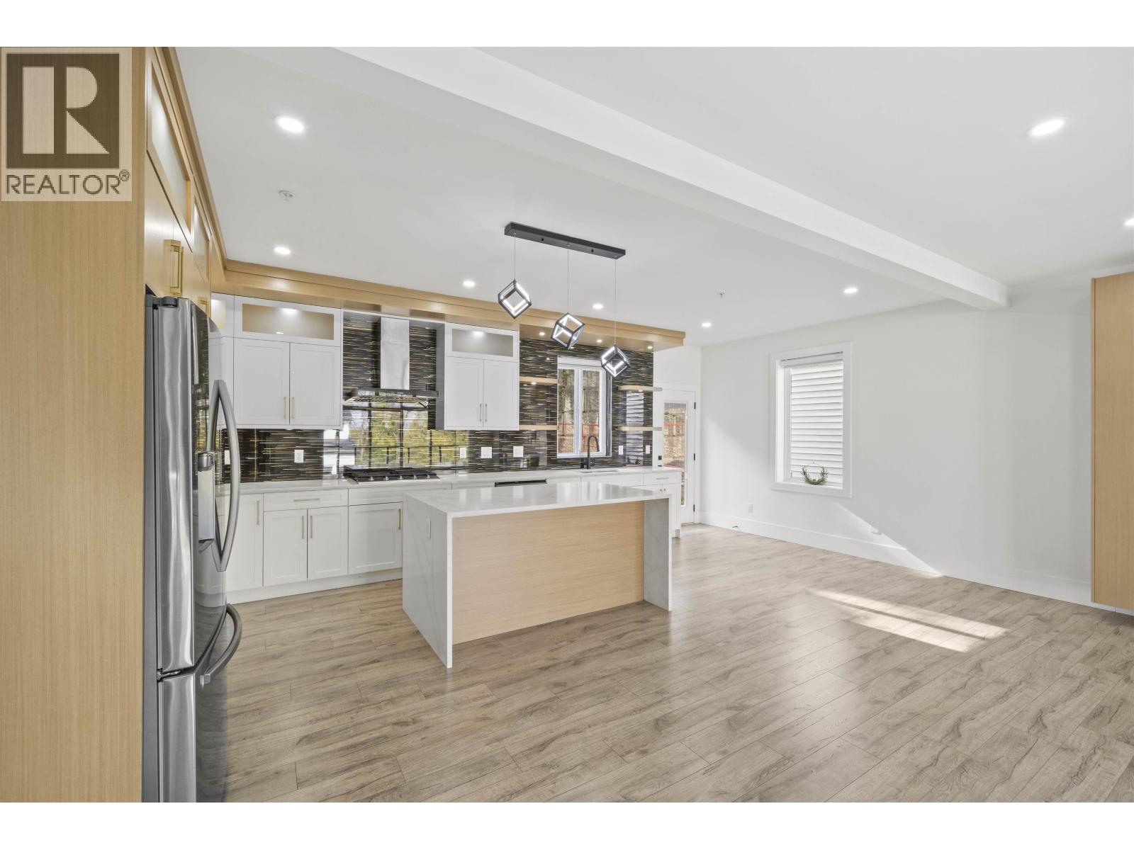 10500 Mcveety Street, Maple Ridge, British Columbia  V2W 0K3 - Photo 11 - R3113529