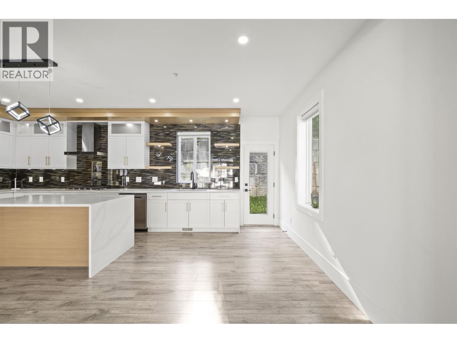 10500 Mcveety Street, Maple Ridge, British Columbia  V2W 0K3 - Photo 12 - R3113529