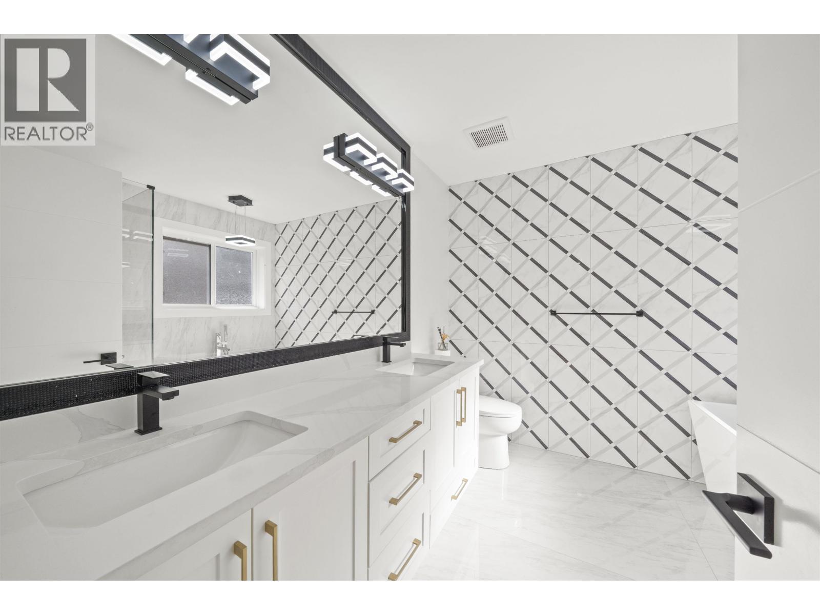 10500 Mcveety Street, Maple Ridge, British Columbia  V2W 0K3 - Photo 18 - R3113529