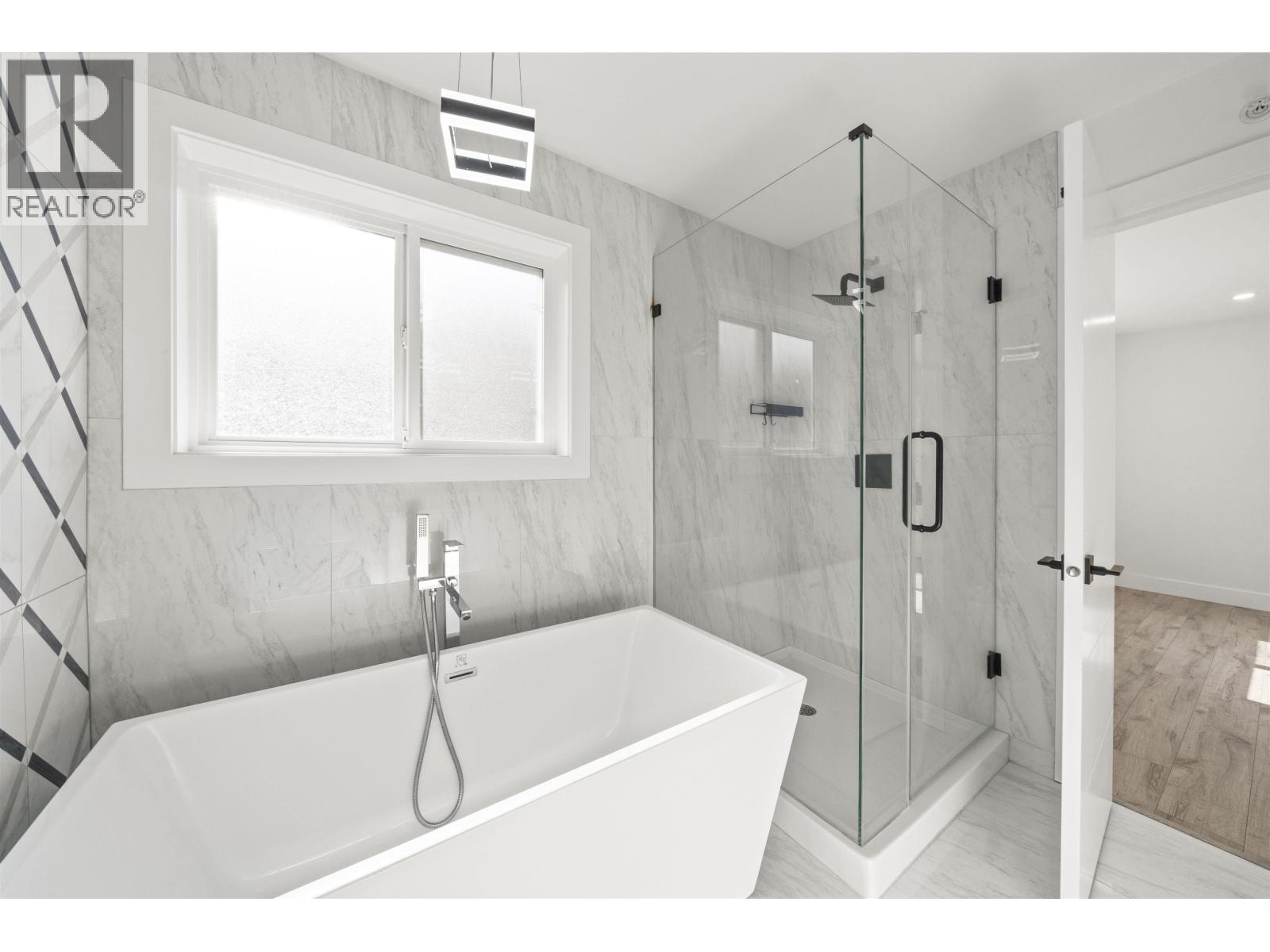 10500 Mcveety Street, Maple Ridge, British Columbia  V2W 0K3 - Photo 19 - R3113529