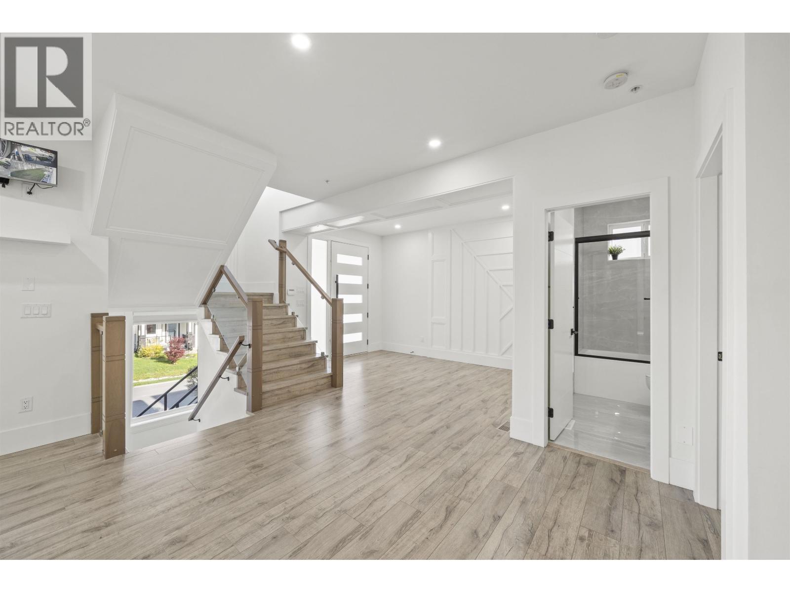 10500 Mcveety Street, Maple Ridge, British Columbia  V2W 0K3 - Photo 6 - R3113529