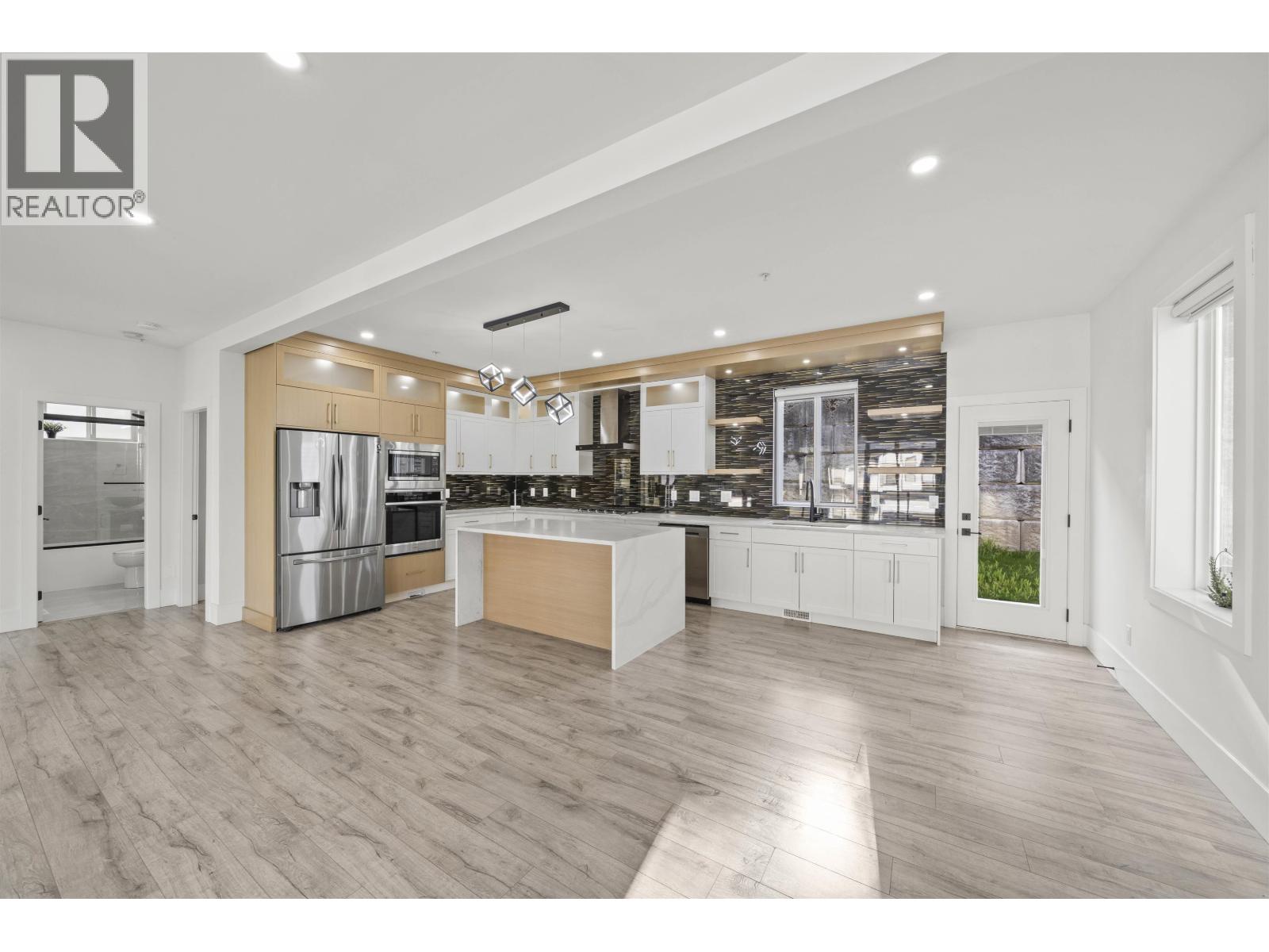 10500 Mcveety Street, Maple Ridge, British Columbia  V2W 0K3 - Photo 9 - R3113529