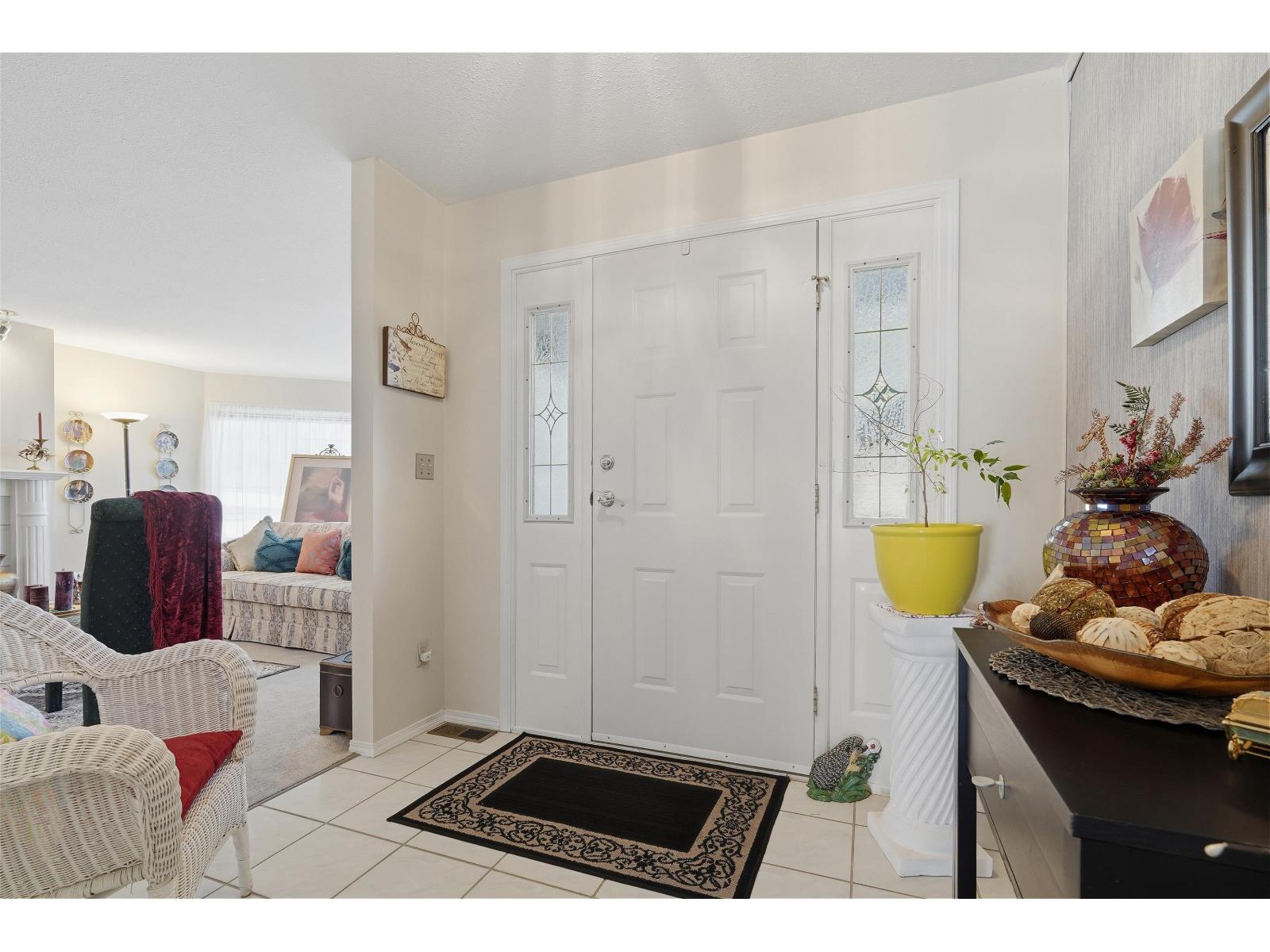 4223 200a Street, Langley, British Columbia  V3A 4S3 - Photo 4 - R3104283