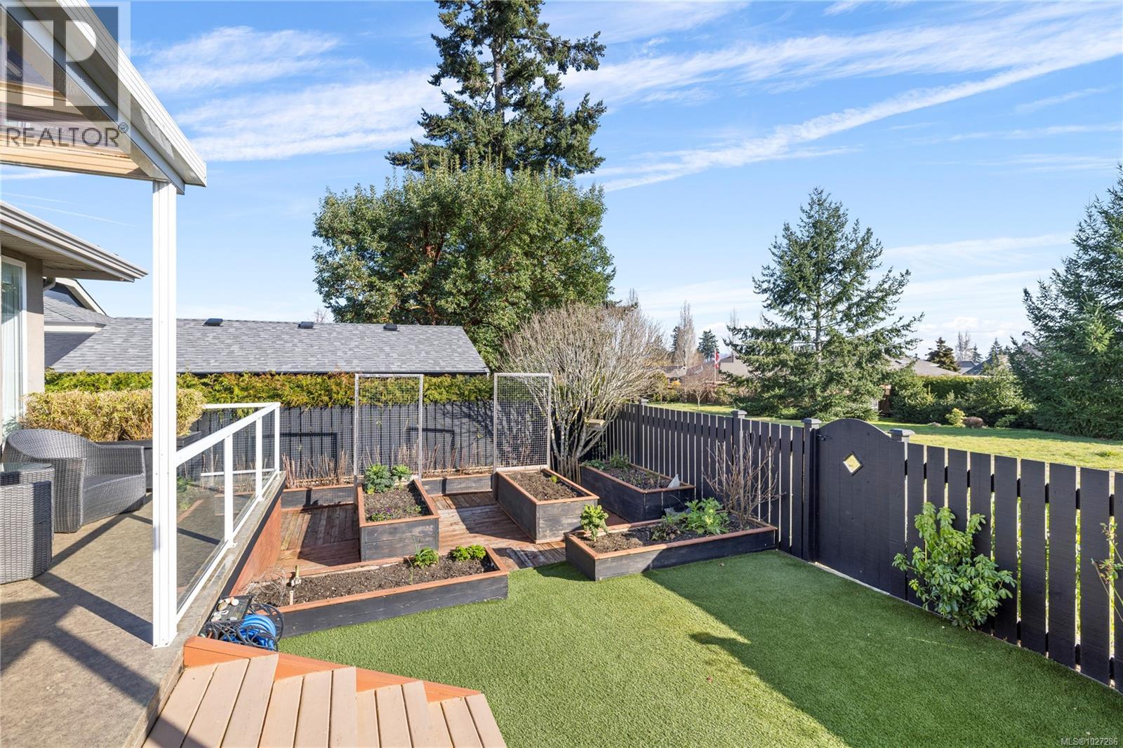 500 Muirfield Close, Qualicum Beach, British Columbia  V9K 2J9 - Photo 14 - 1027286