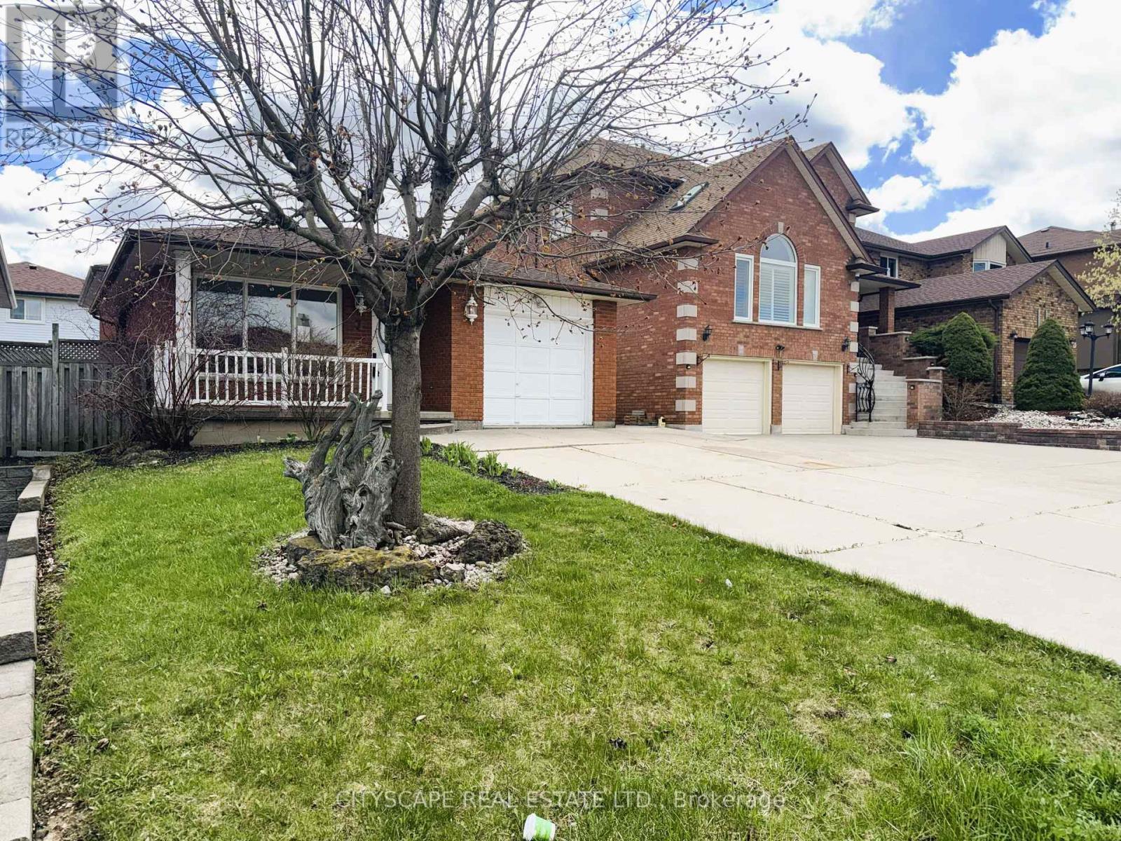 7 Quincy Court, Hamilton, Ontario  L8W 2T4 - Photo 2 - X13015522