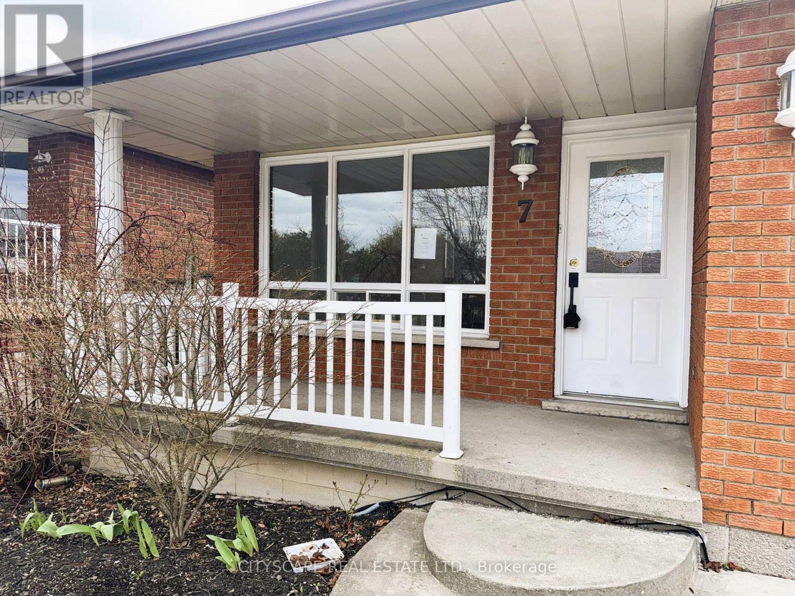 7 Quincy Court, Hamilton, Ontario  L8W 2T4 - Photo 5 - X13015522