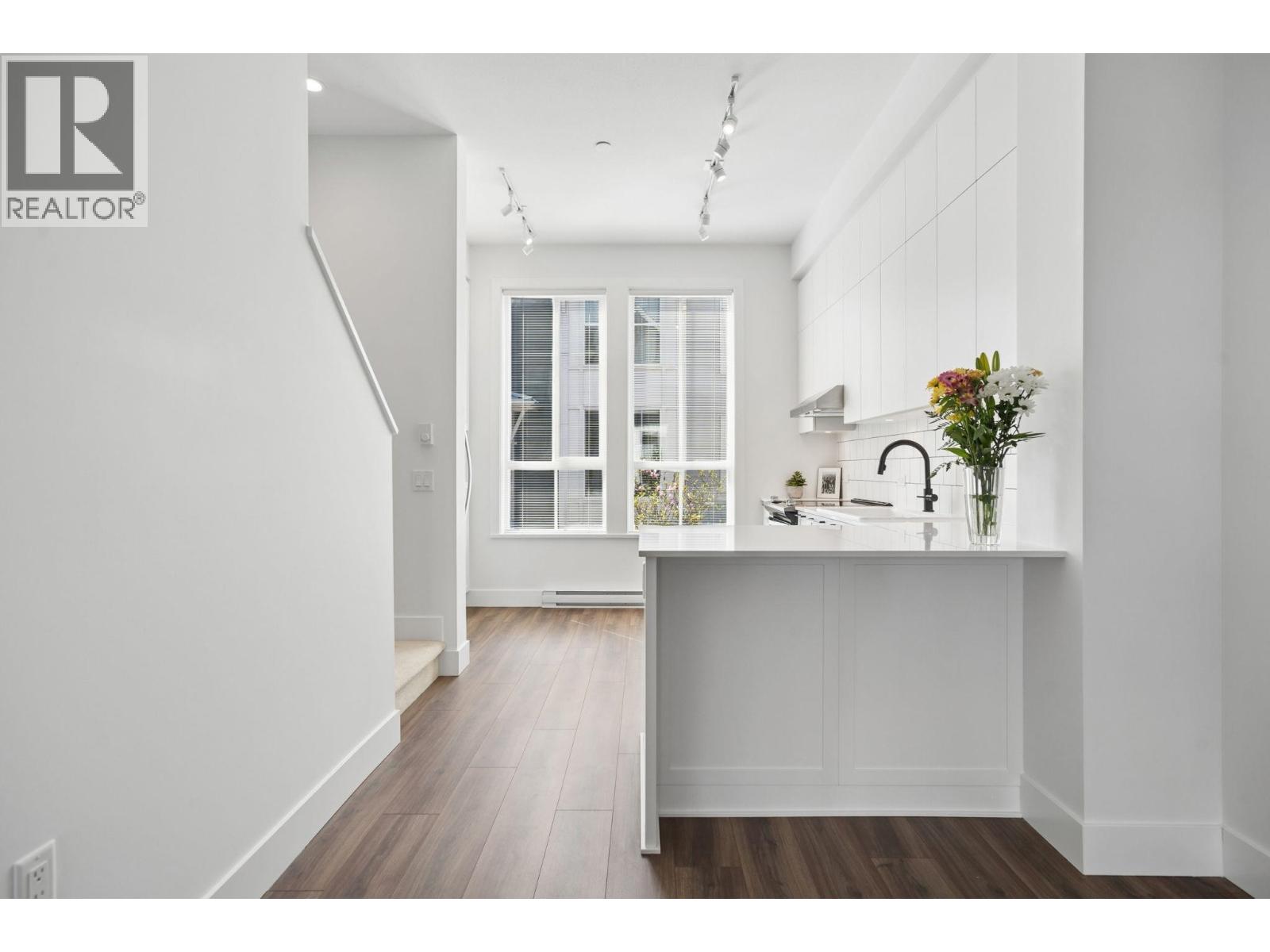 11 4716 Orca Way, Tsawwassen, British Columbia  V4M 4G4 - Photo 2 - R3113238