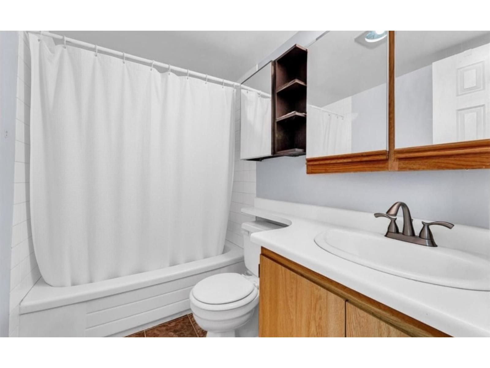 201 13316 71b Avenue, Surrey, British Columbia  V3W 7Z4 - Photo 6 - R3113579