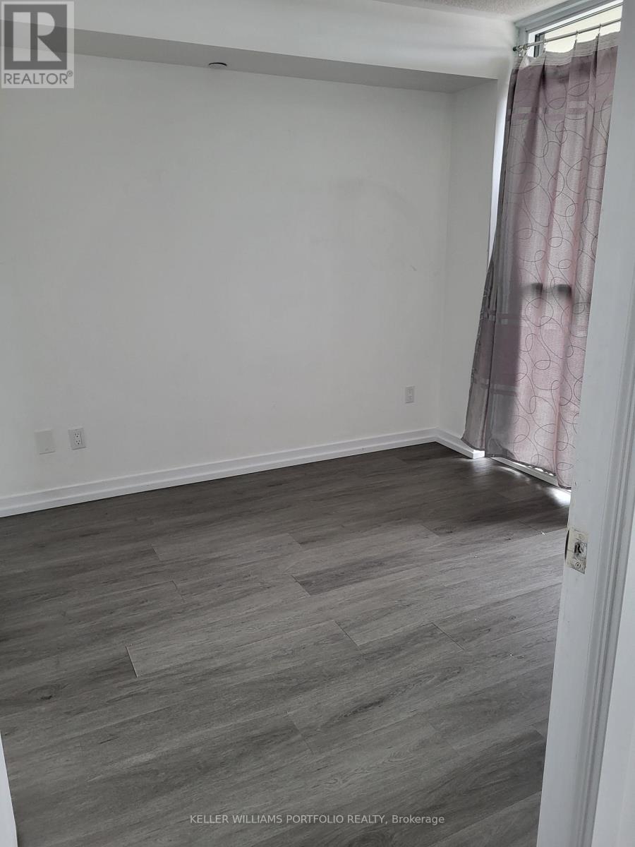 1013 - 8 Trent Avenue, Toronto, Ontario  M4C 0A6 - Photo 4 - E13021942