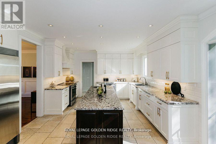 8 Greenvalley Circle, Whitchurch-Stouffville, Ontario  L4A 2L4 - Photo 11 - N13021860