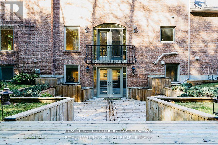 8 Greenvalley Circle, Whitchurch-Stouffville, Ontario  L4A 2L4 - Photo 21 - N13021860