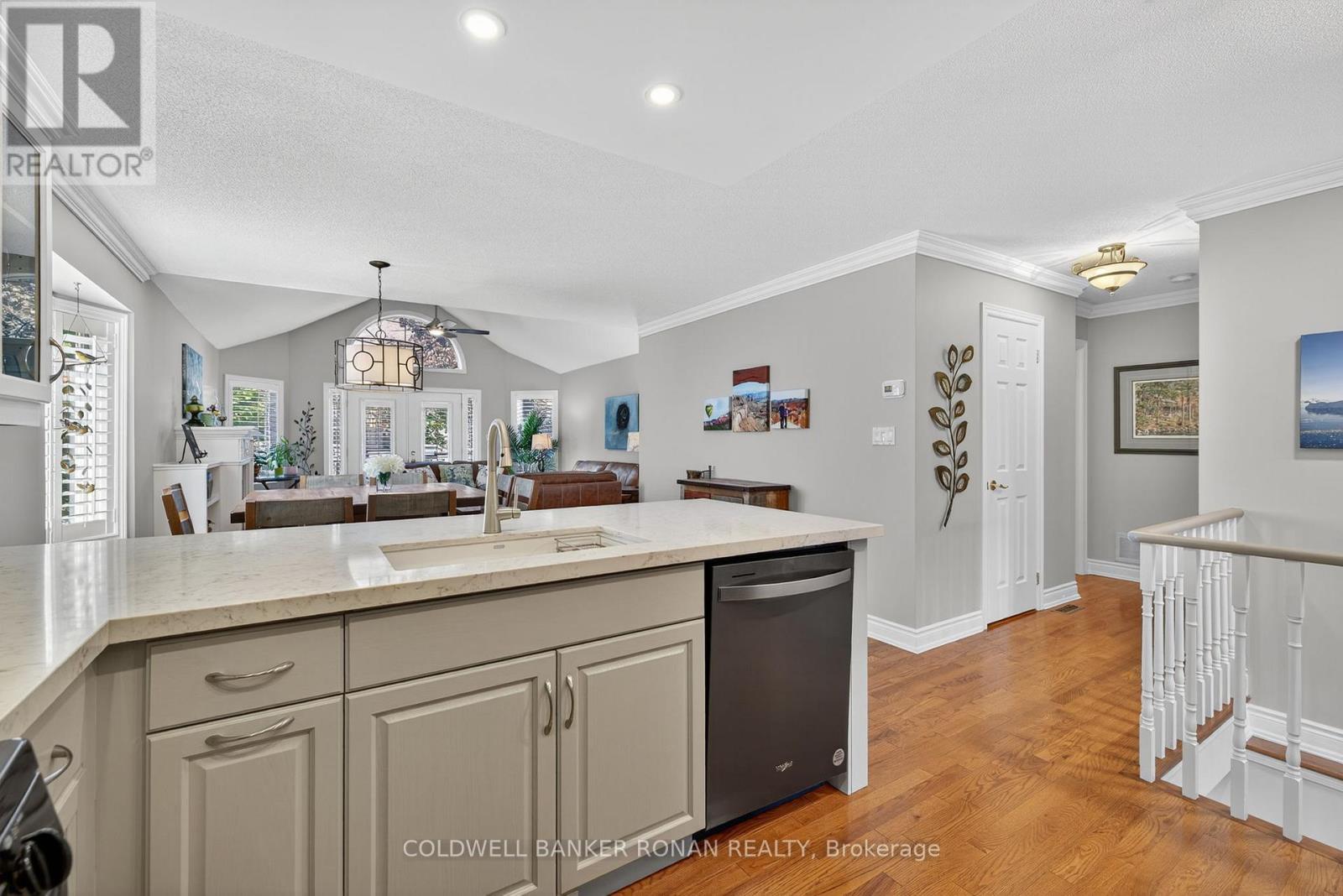 9 - 142 Bella Vista Trail, New Tecumseth, Ontario  L9R 2G8 - Photo 11 - N13021894