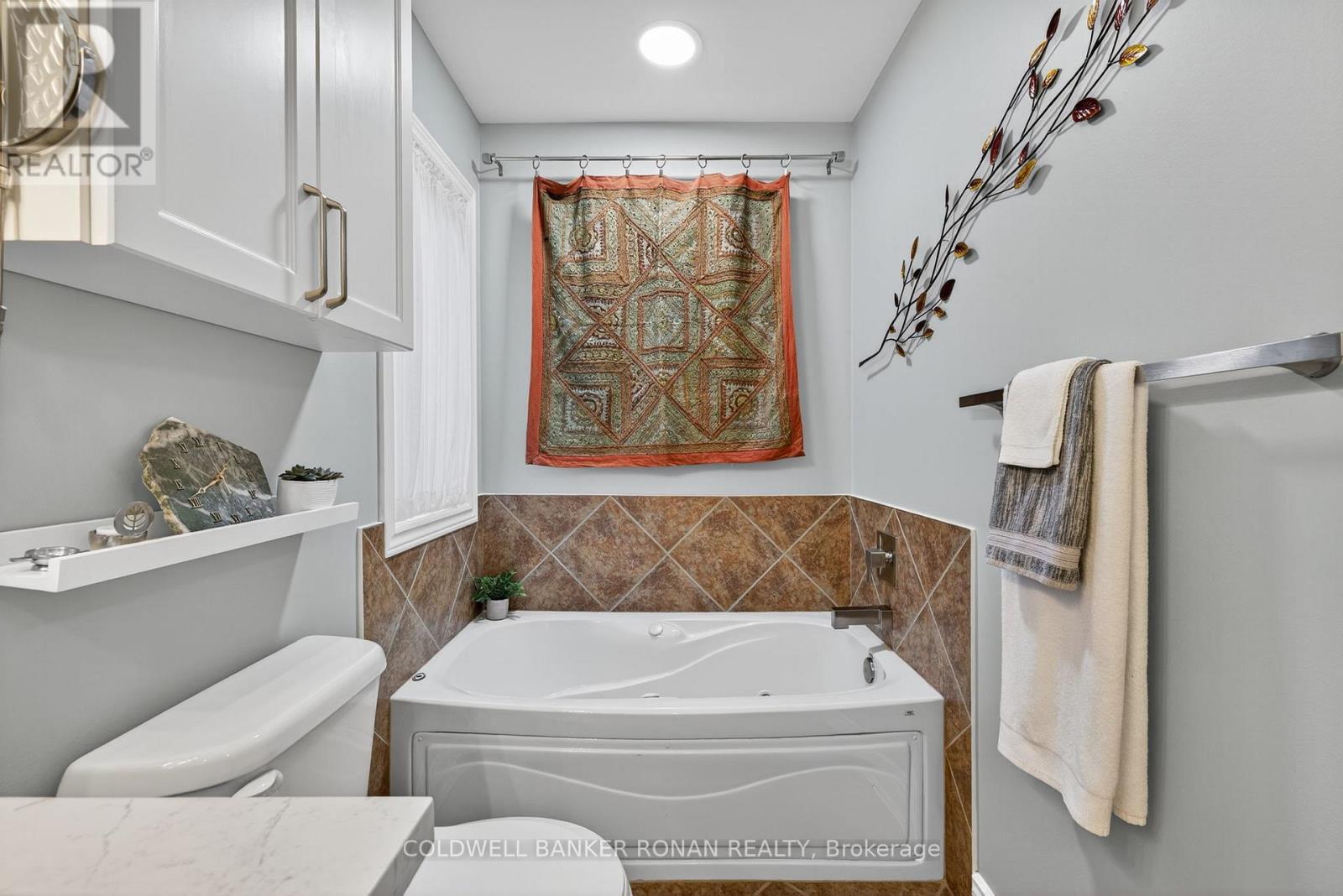 9 - 142 Bella Vista Trail, New Tecumseth, Ontario  L9R 2G8 - Photo 27 - N13021894