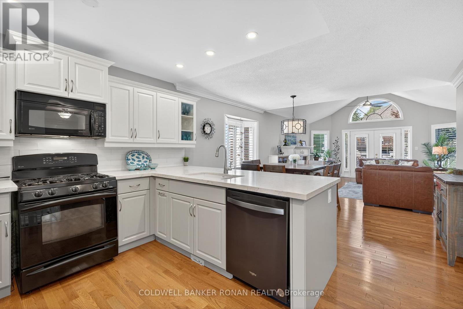 9 - 142 Bella Vista Trail, New Tecumseth, Ontario  L9R 2G8 - Photo 8 - N13021894