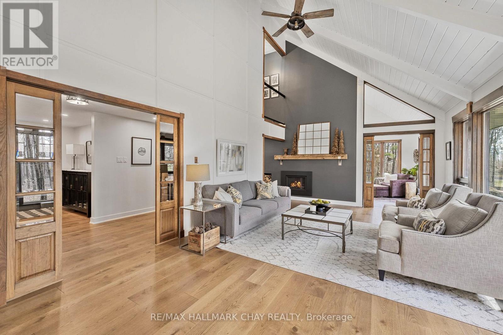 1359 Old Barrie Road E, Oro-Medonte, Ontario  L0L 1T0 - Photo 11 - S13021978