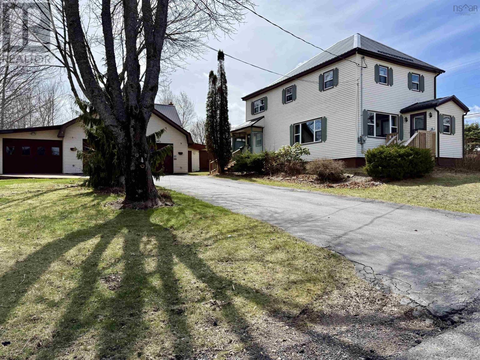 46 Cornwall Street, Amherst, Nova Scotia  B4H 2L4 - Photo 1 - 202529517