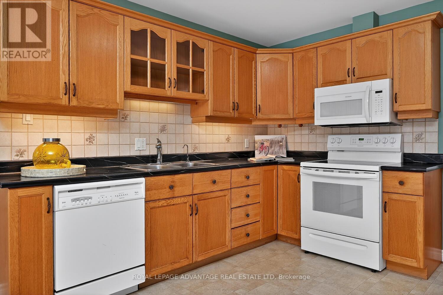 130 Robert Run, Drummond/north Elmsley, Ontario  K7H 3C7 - Photo 16 - X12930318