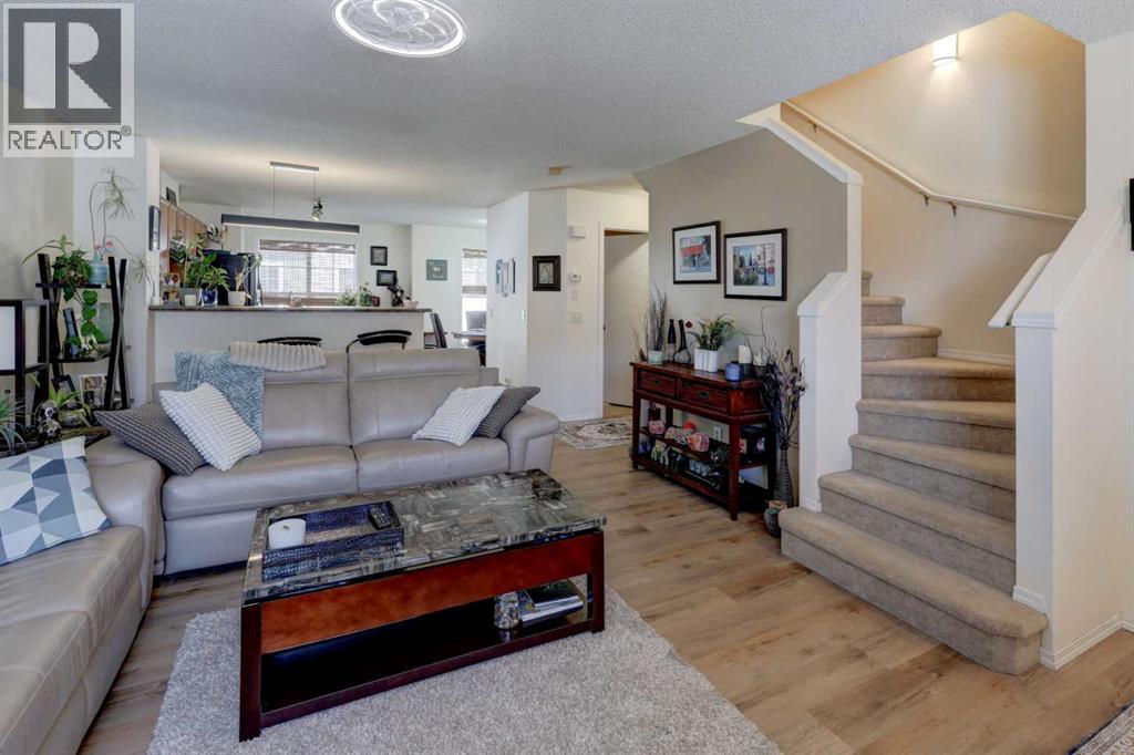 319 Toscana Gardens Nw, Calgary, Alberta  T3L 3C3 - Photo 3 - A2301303
