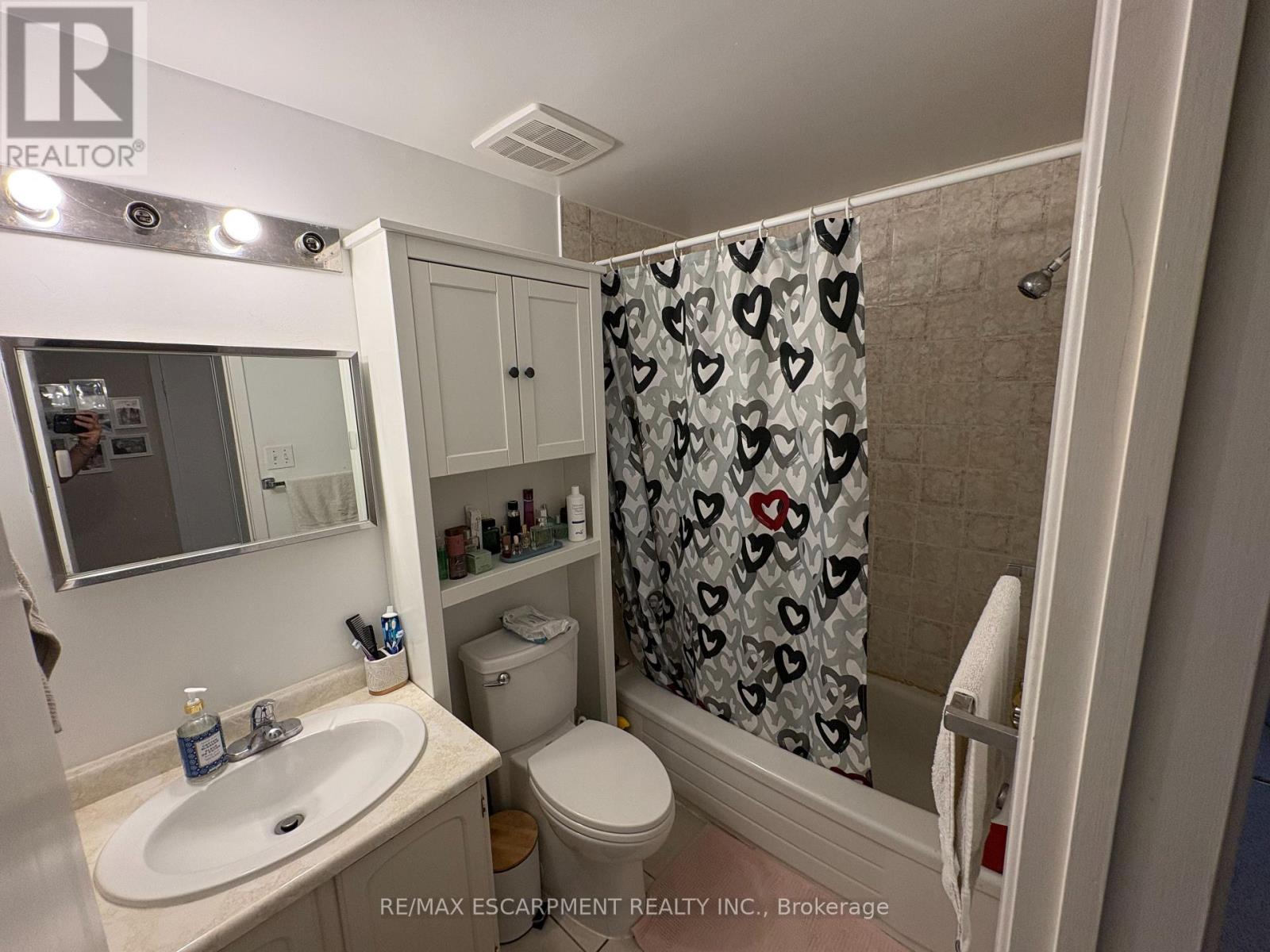 4313 Lee Drive, Mississauga, Ontario  L4W 4A9 - Photo 13 - W13021880